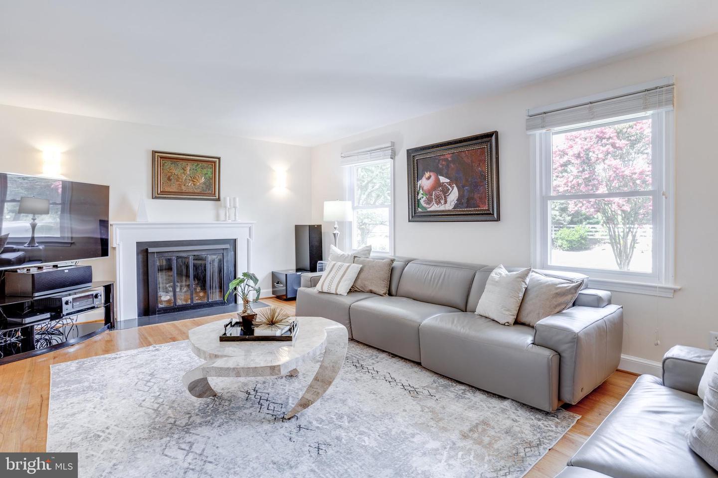 5039 PRESTWICK DR, FAIRFAX, Virginia 22030, 4 Bedrooms Bedrooms, ,3 BathroomsBathrooms,Residential,For sale,5039 PRESTWICK DR,VAFX2257362 MLS # VAFX2257362