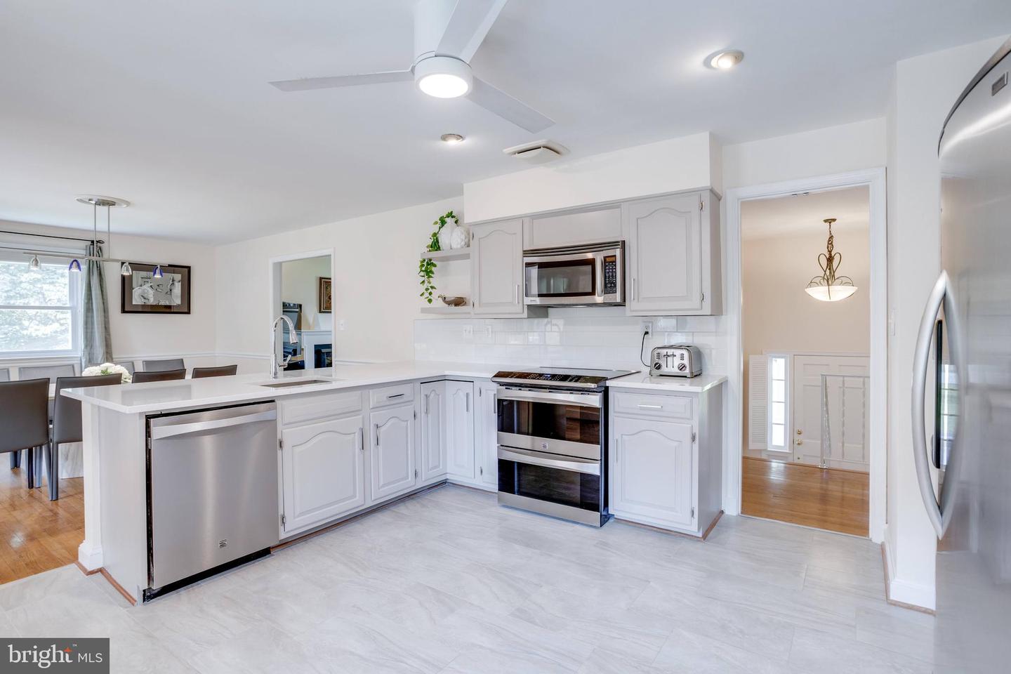 5039 PRESTWICK DR, FAIRFAX, Virginia 22030, 4 Bedrooms Bedrooms, ,3 BathroomsBathrooms,Residential,For sale,5039 PRESTWICK DR,VAFX2257362 MLS # VAFX2257362