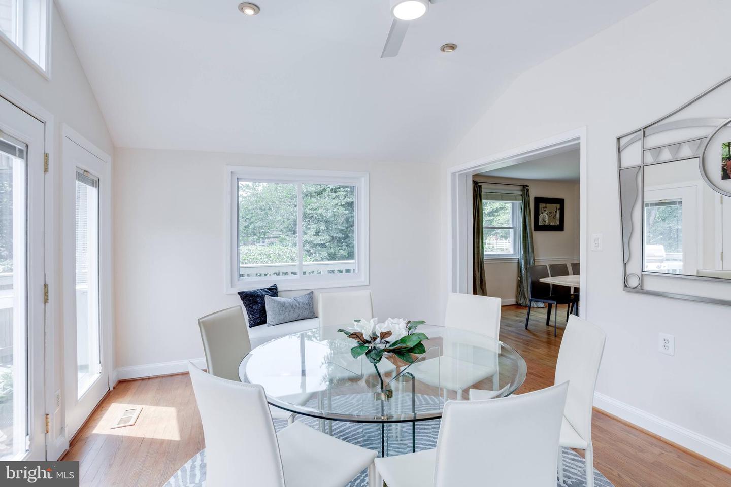 5039 PRESTWICK DR, FAIRFAX, Virginia 22030, 4 Bedrooms Bedrooms, ,3 BathroomsBathrooms,Residential,For sale,5039 PRESTWICK DR,VAFX2257362 MLS # VAFX2257362