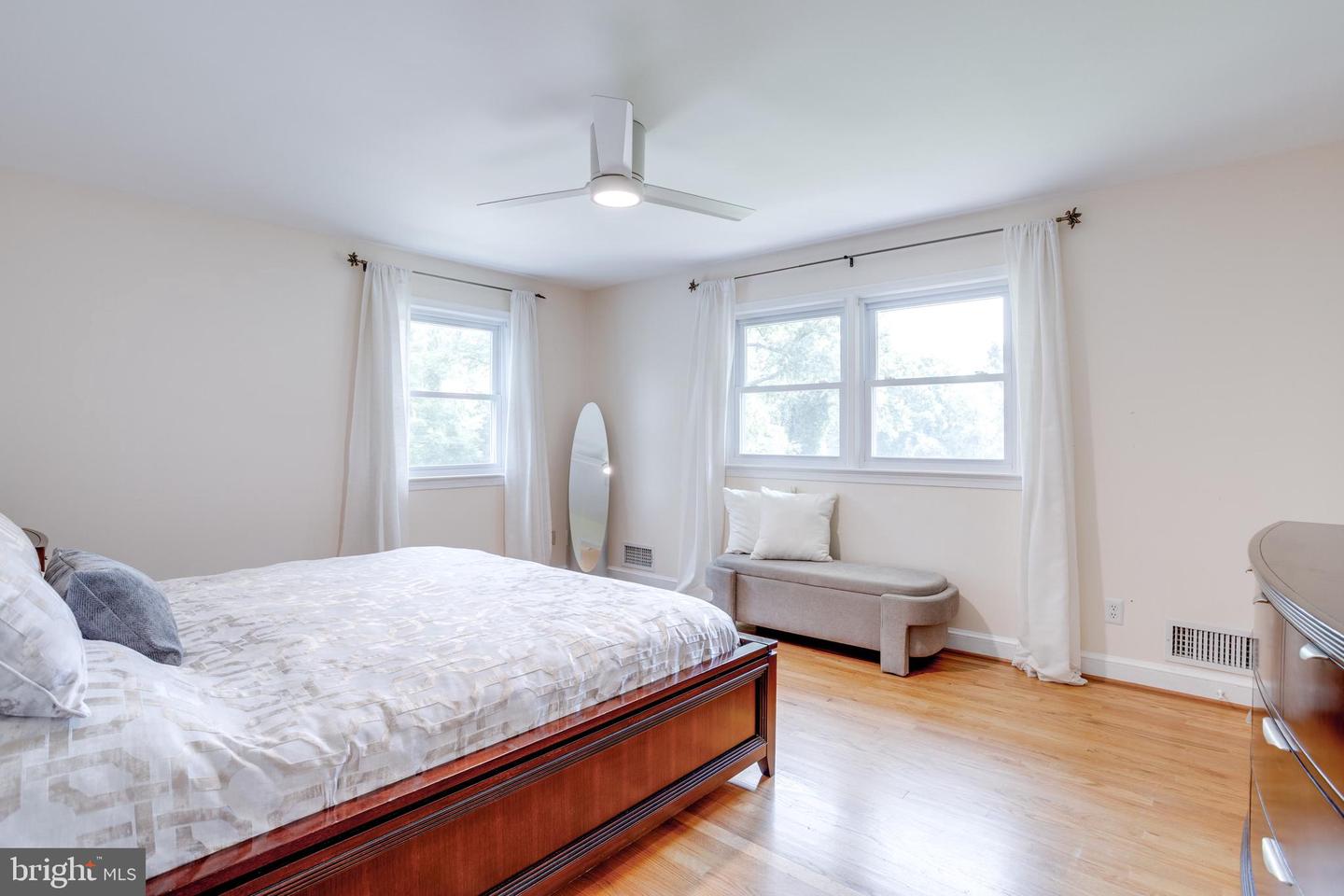 5039 PRESTWICK DR, FAIRFAX, Virginia 22030, 4 Bedrooms Bedrooms, ,3 BathroomsBathrooms,Residential,For sale,5039 PRESTWICK DR,VAFX2257362 MLS # VAFX2257362