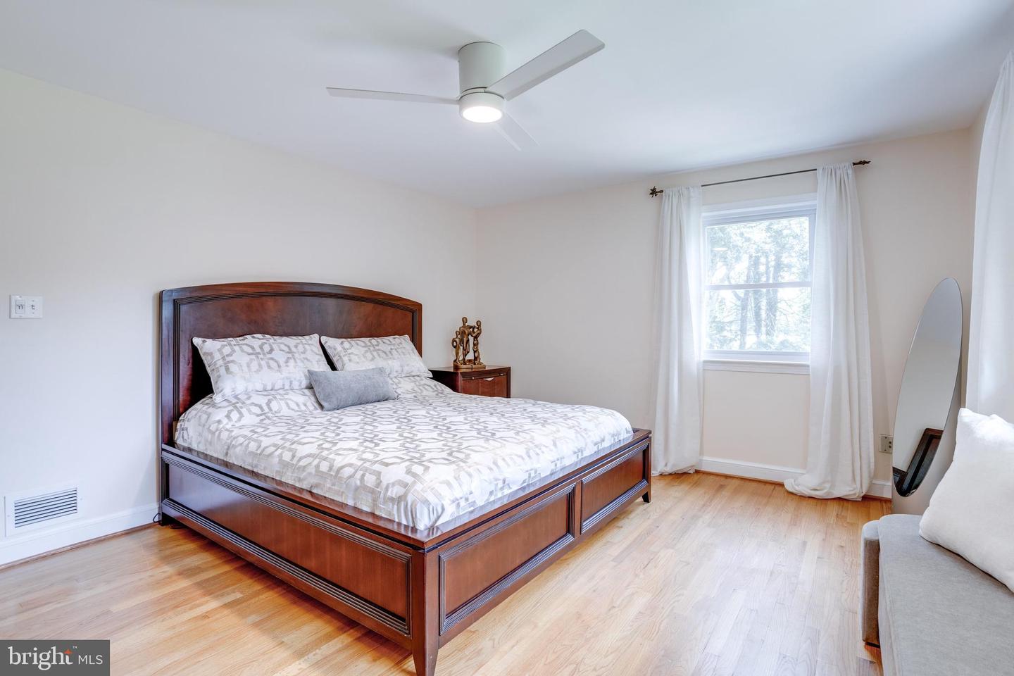 5039 PRESTWICK DR, FAIRFAX, Virginia 22030, 4 Bedrooms Bedrooms, ,3 BathroomsBathrooms,Residential,For sale,5039 PRESTWICK DR,VAFX2257362 MLS # VAFX2257362