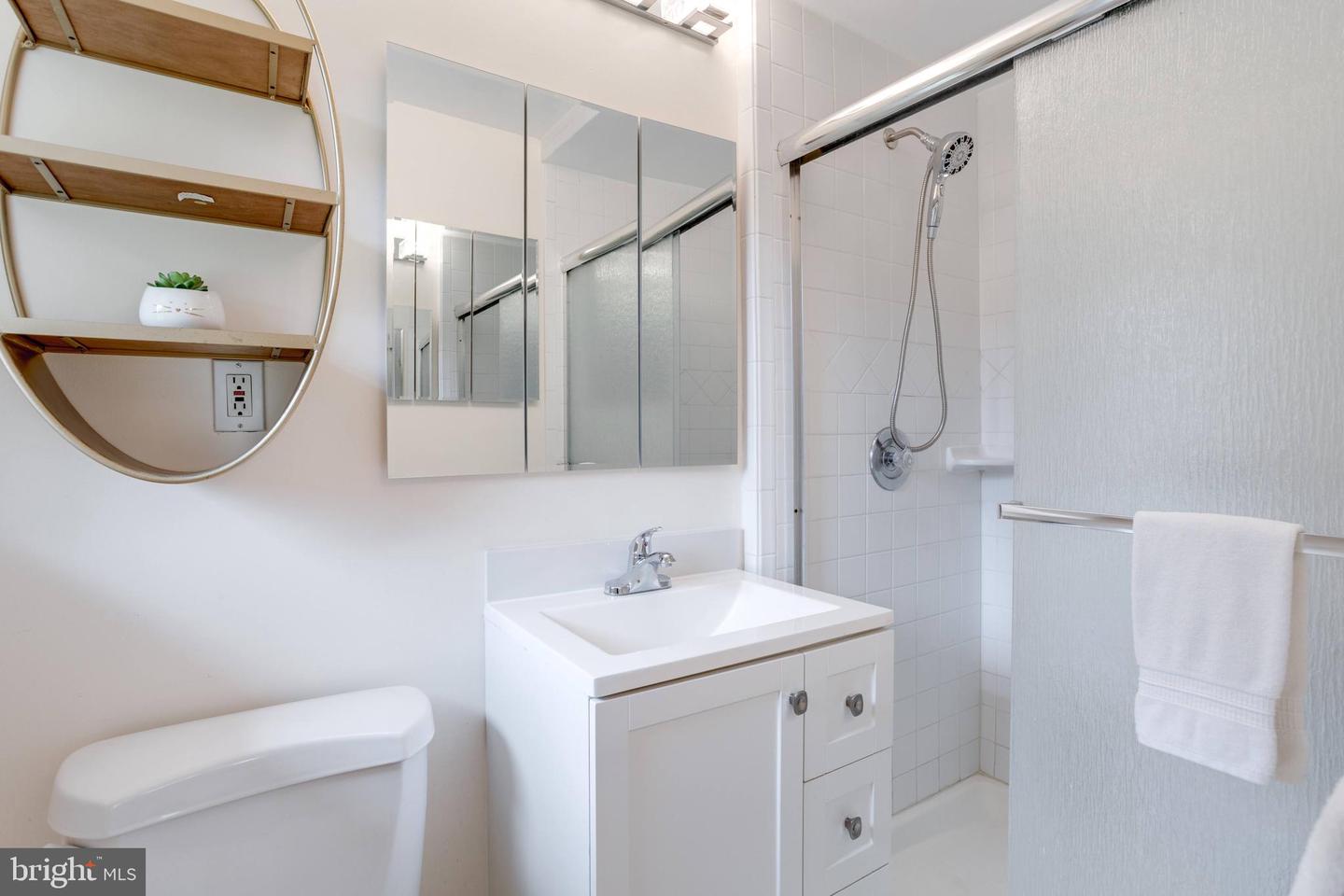 5039 PRESTWICK DR, FAIRFAX, Virginia 22030, 4 Bedrooms Bedrooms, ,3 BathroomsBathrooms,Residential,For sale,5039 PRESTWICK DR,VAFX2257362 MLS # VAFX2257362