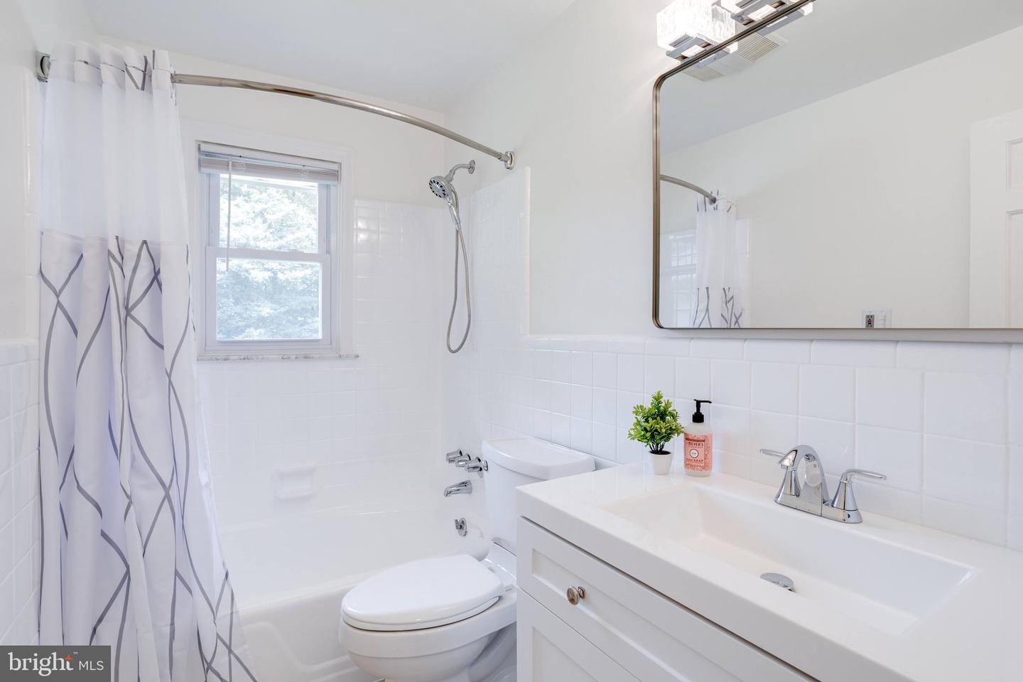 5039 PRESTWICK DR, FAIRFAX, Virginia 22030, 4 Bedrooms Bedrooms, ,3 BathroomsBathrooms,Residential,For sale,5039 PRESTWICK DR,VAFX2257362 MLS # VAFX2257362