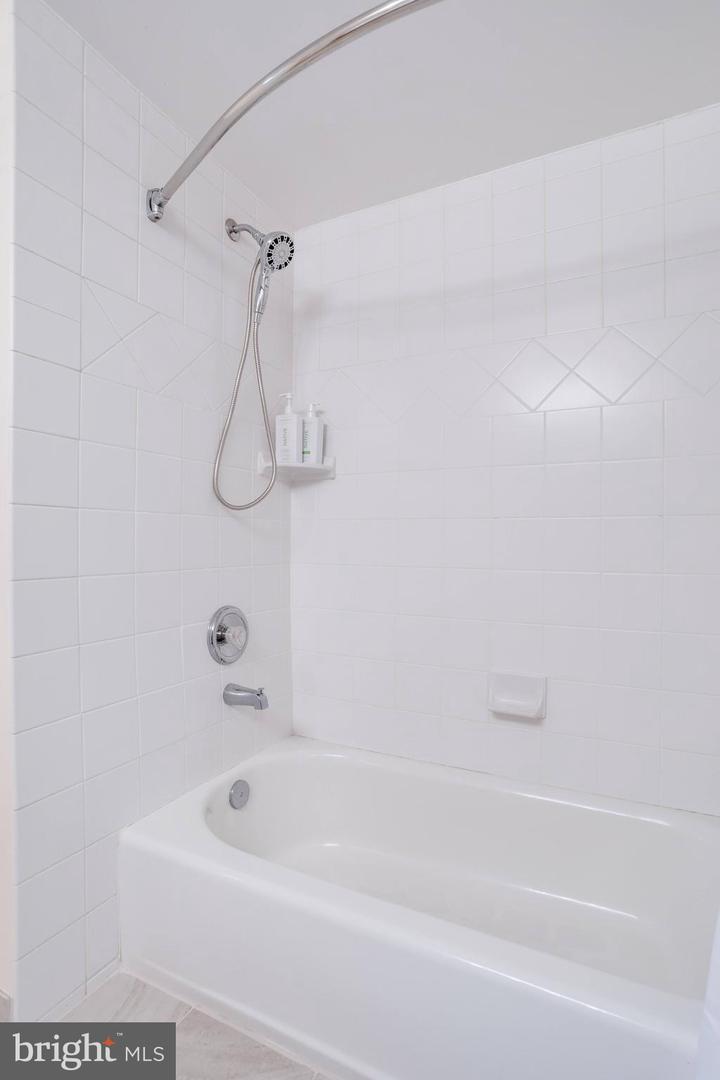 5039 PRESTWICK DR, FAIRFAX, Virginia 22030, 4 Bedrooms Bedrooms, ,3 BathroomsBathrooms,Residential,For sale,5039 PRESTWICK DR,VAFX2257362 MLS # VAFX2257362