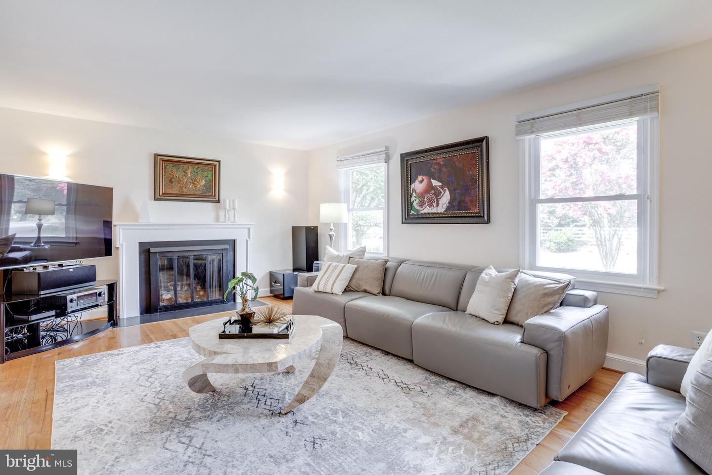 5039 PRESTWICK DR, FAIRFAX, Virginia 22030, 4 Bedrooms Bedrooms, ,3 BathroomsBathrooms,Residential,For sale,5039 PRESTWICK DR,VAFX2257362 MLS # VAFX2257362