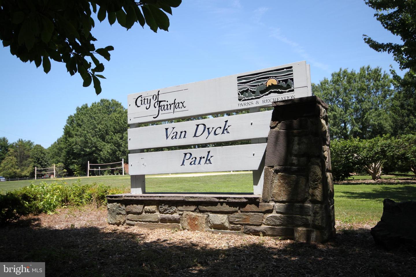5039 PRESTWICK DR, FAIRFAX, Virginia 22030, 4 Bedrooms Bedrooms, ,3 BathroomsBathrooms,Residential,For sale,5039 PRESTWICK DR,VAFX2257362 MLS # VAFX2257362