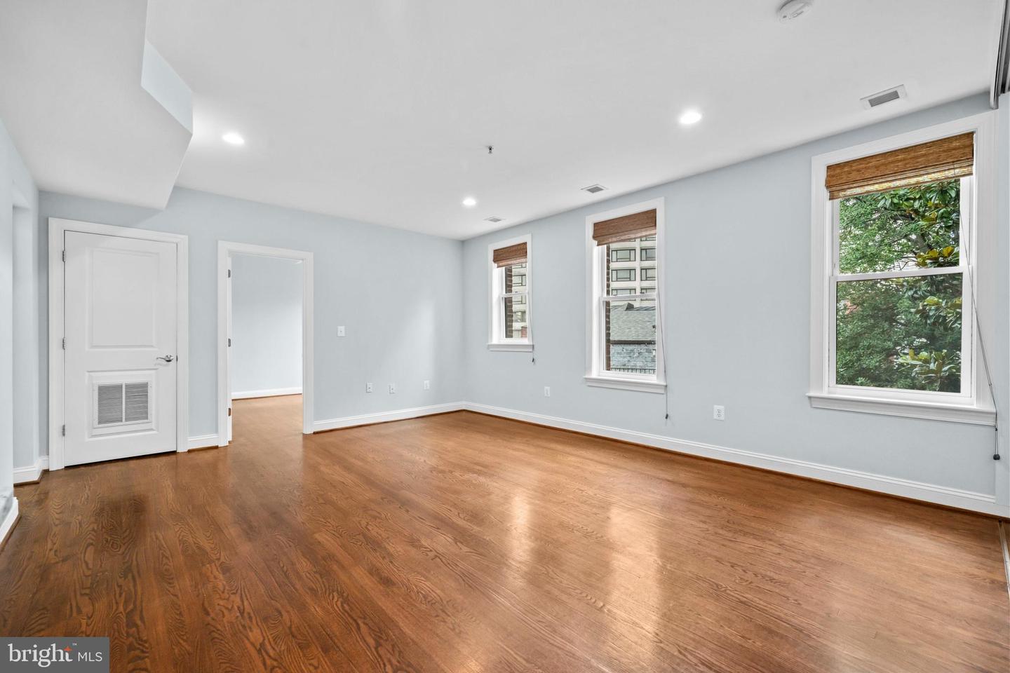 1840 VERNON ST NW #402, WASHINGTON, District Of Columbia 20009, 1 Bedroom Bedrooms, ,1 BathroomBathrooms,Residential,For sale,1840 VERNON ST NW #402,DCDC2212048 MLS # DCDC2212048