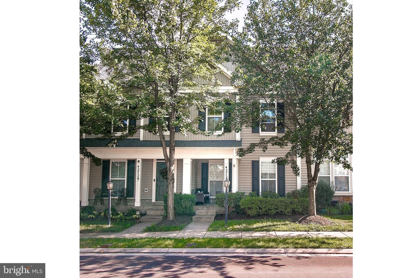 42727 EXPLORER DR, ASHBURN, Virginia 20148, 3 Bedrooms Bedrooms, ,2 BathroomsBathrooms,Residential,For sale,42727 EXPLORER DR,VALO2103184 MLS # VALO2103184