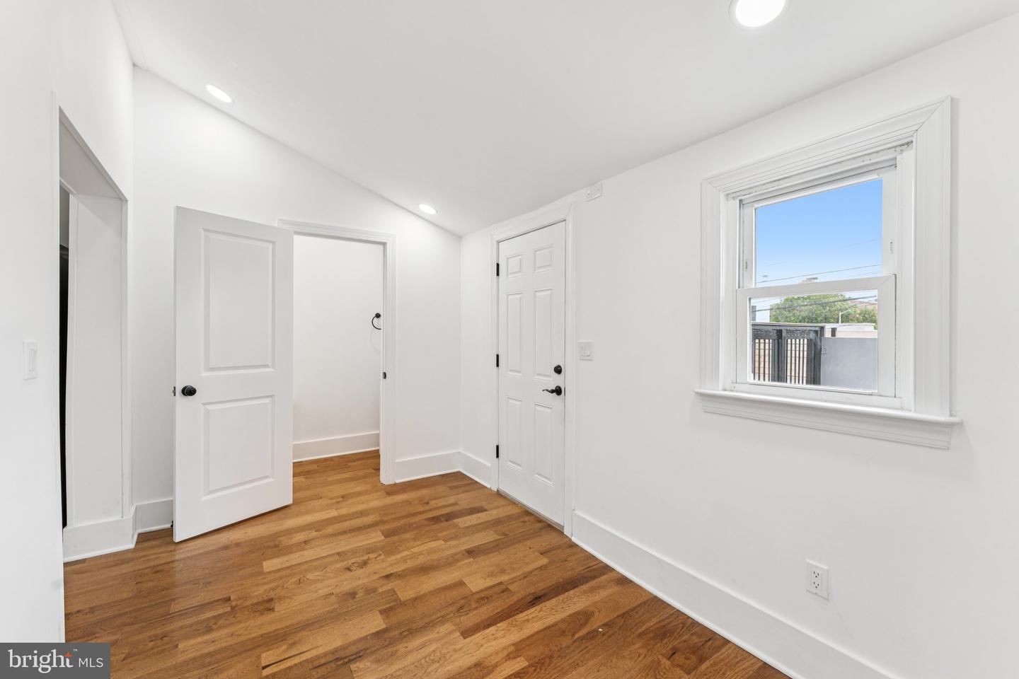 2105 4TH ST NE, WASHINGTON, District Of Columbia 20002, 4 Bedrooms Bedrooms, ,2 BathroomsBathrooms,Residential,For sale,2105 4TH ST NE,DCDC2212088 MLS # DCDC2212088