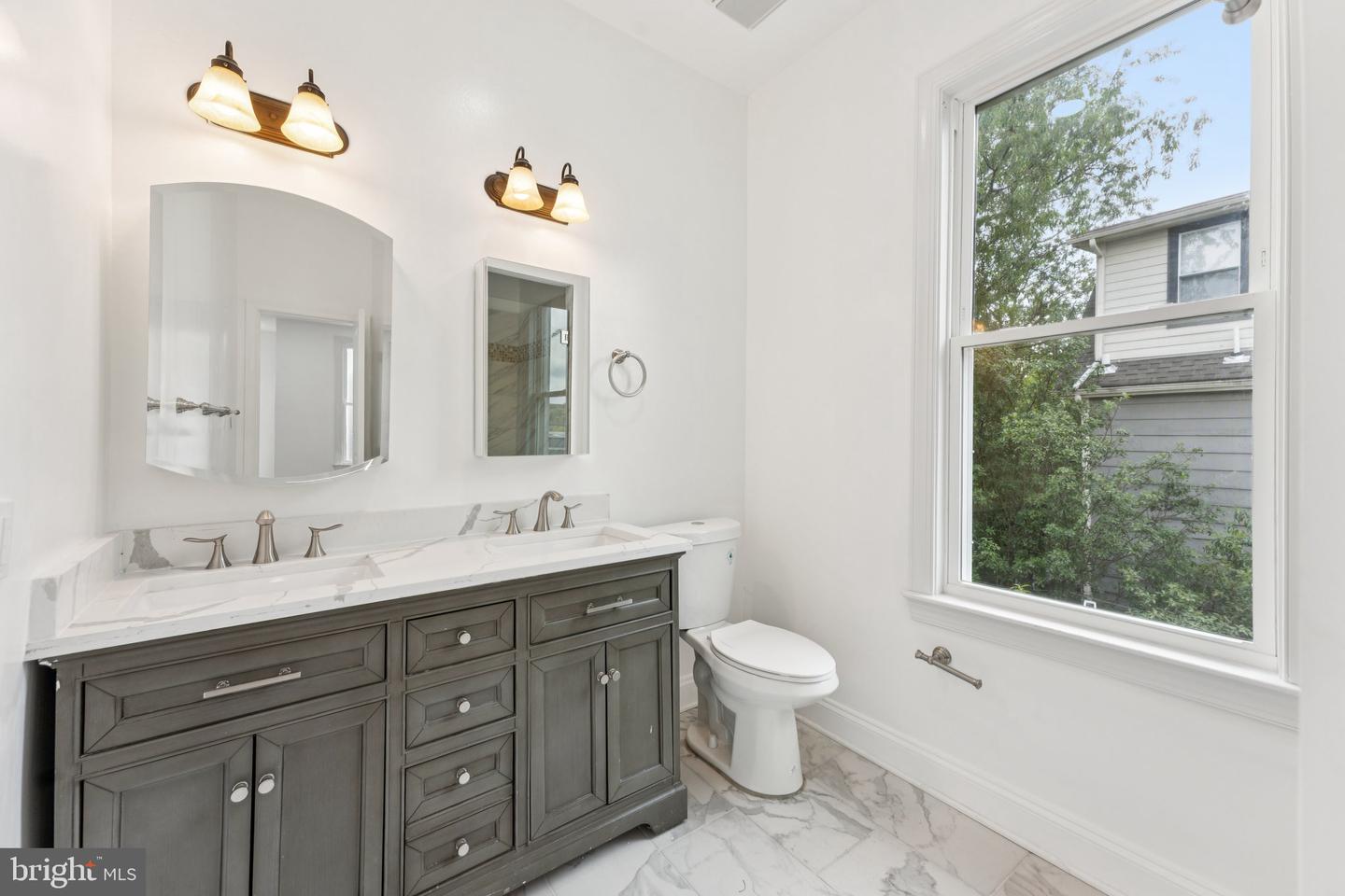 2105 4TH ST NE, WASHINGTON, District Of Columbia 20002, 4 Bedrooms Bedrooms, ,2 BathroomsBathrooms,Residential,For sale,2105 4TH ST NE,DCDC2212088 MLS # DCDC2212088
