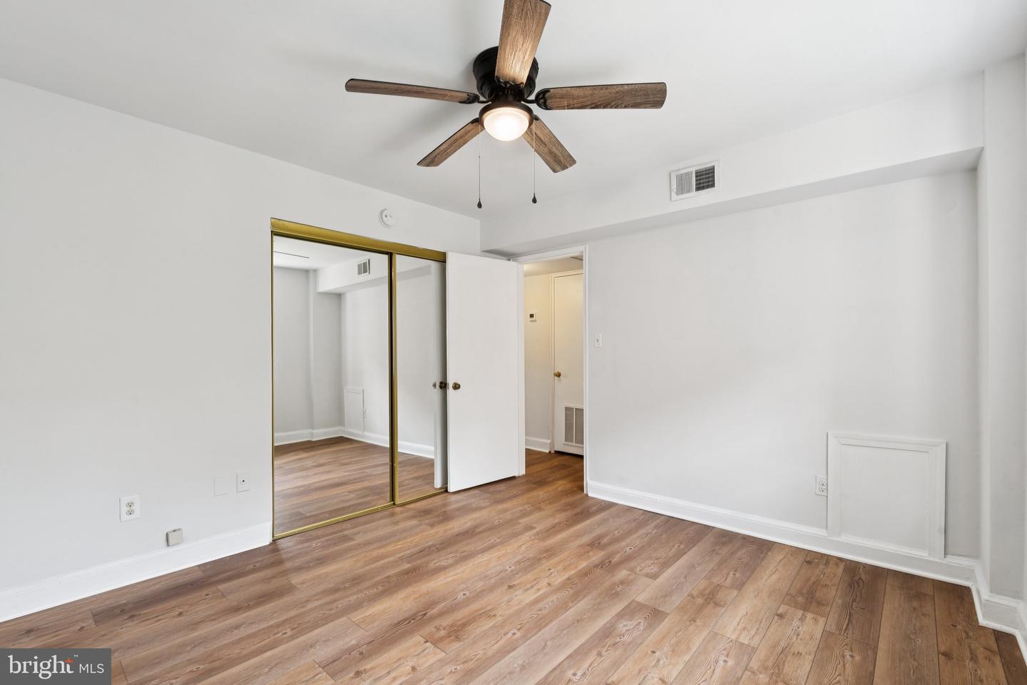 2107 N SCOTT ST #70, ARLINGTON, Virginia 22209, 1 Bedroom Bedrooms, ,1 BathroomBathrooms,Residential,For sale,2107 N SCOTT ST #70,VAAR2061392 MLS # VAAR2061392