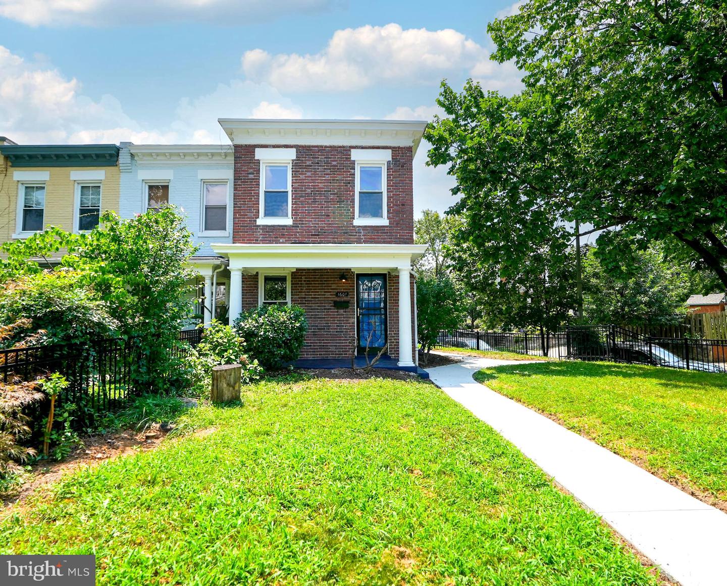 1601 MASSACHUSETTS AVE SE, WASHINGTON, District Of Columbia 20003, 2 Bedrooms Bedrooms, ,1 BathroomBathrooms,Residential,For sale,1601 MASSACHUSETTS AVE SE,DCDC2212386 MLS # DCDC2212386