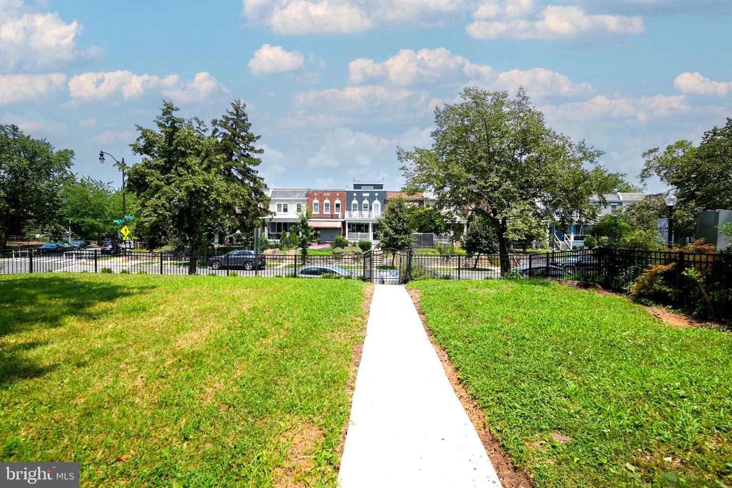 1601 MASSACHUSETTS AVE SE, WASHINGTON, District Of Columbia 20003, 2 Bedrooms Bedrooms, ,1 BathroomBathrooms,Residential,For sale,1601 MASSACHUSETTS AVE SE,DCDC2212386 MLS # DCDC2212386