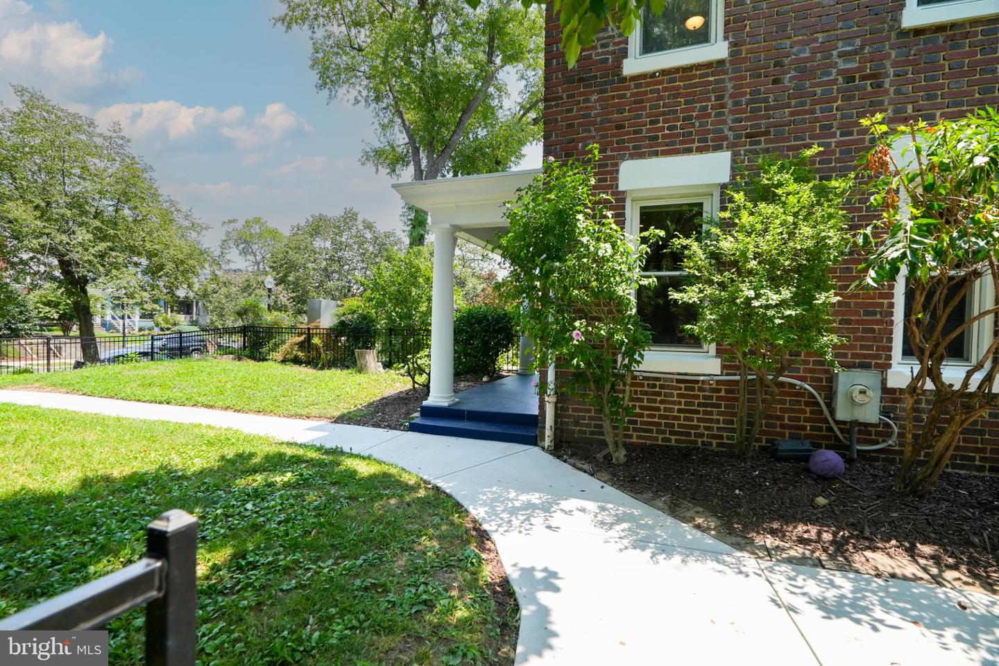 1601 MASSACHUSETTS AVE SE, WASHINGTON, District Of Columbia 20003, 2 Bedrooms Bedrooms, ,1 BathroomBathrooms,Residential,For sale,1601 MASSACHUSETTS AVE SE,DCDC2212386 MLS # DCDC2212386