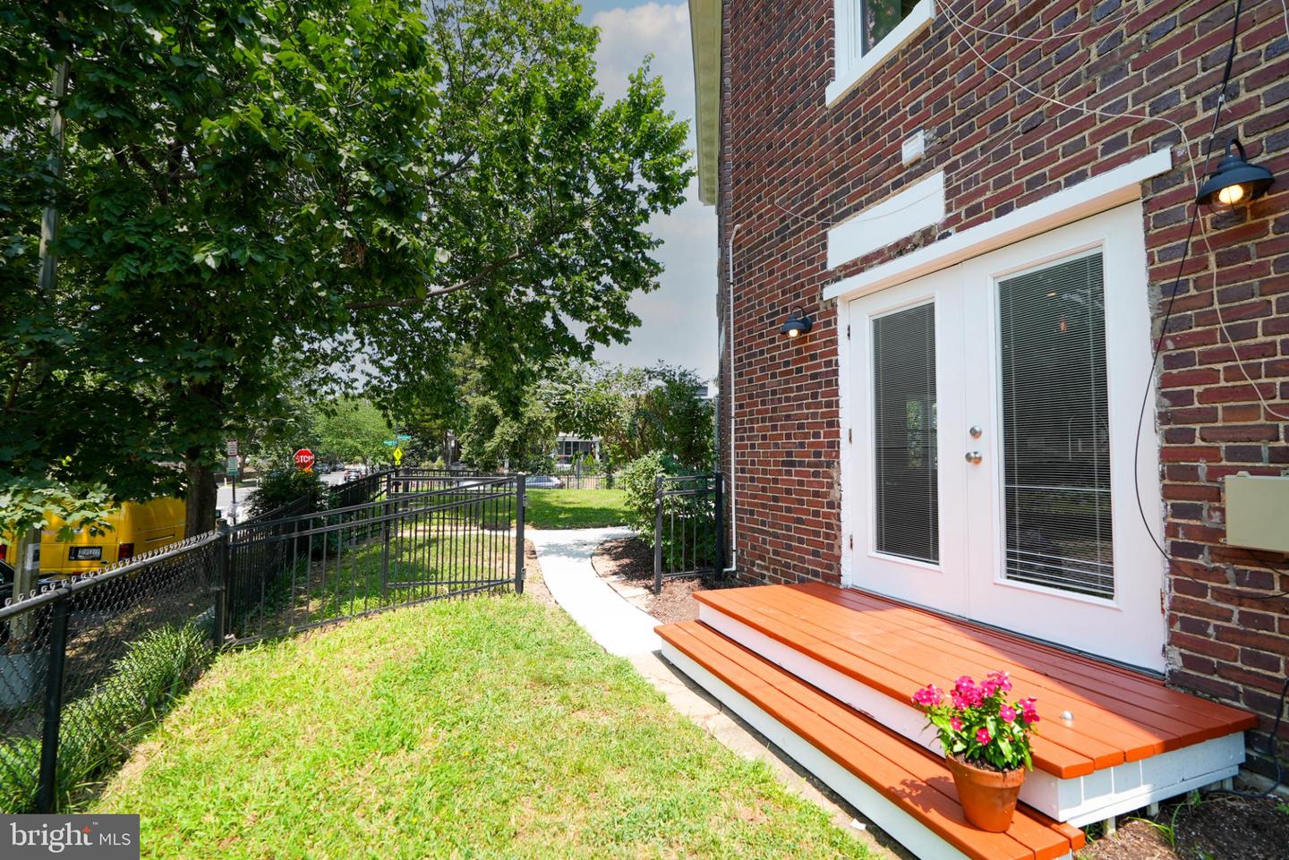 1601 MASSACHUSETTS AVE SE, WASHINGTON, District Of Columbia 20003, 2 Bedrooms Bedrooms, ,1 BathroomBathrooms,Residential,For sale,1601 MASSACHUSETTS AVE SE,DCDC2212386 MLS # DCDC2212386