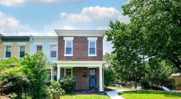1601 MASSACHUSETTS AVE SE, WASHINGTON, District Of Columbia 20003, 2 Bedrooms Bedrooms, ,1 BathroomBathrooms,Residential,For sale,1601 MASSACHUSETTS AVE SE,DCDC2212386 MLS # DCDC2212386