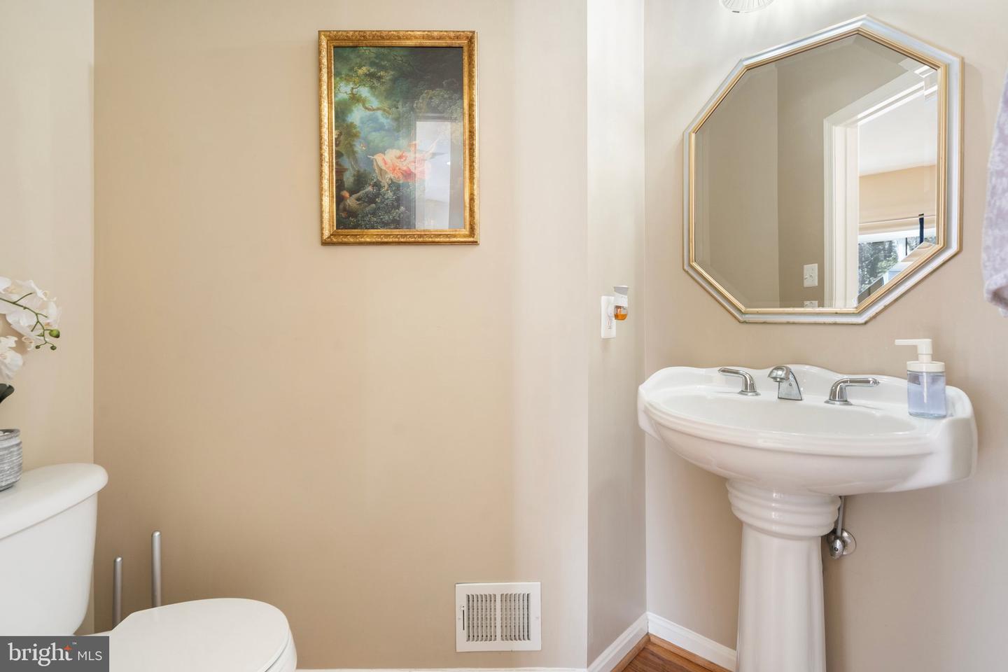 257 HIDDEN CREEK LN, WARRENTON, Virginia 20186, 4 Bedrooms Bedrooms, ,3 BathroomsBathrooms,Residential,For sale,257 HIDDEN CREEK LN,VAFQ2017620 MLS # VAFQ2017620