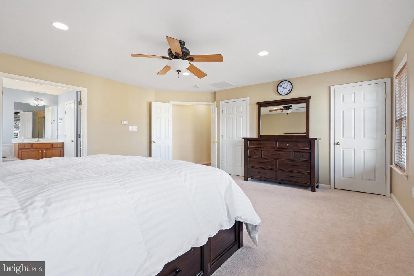 257 HIDDEN CREEK LN, WARRENTON, Virginia 20186, 4 Bedrooms Bedrooms, ,3 BathroomsBathrooms,Residential,For sale,257 HIDDEN CREEK LN,VAFQ2017620 MLS # VAFQ2017620