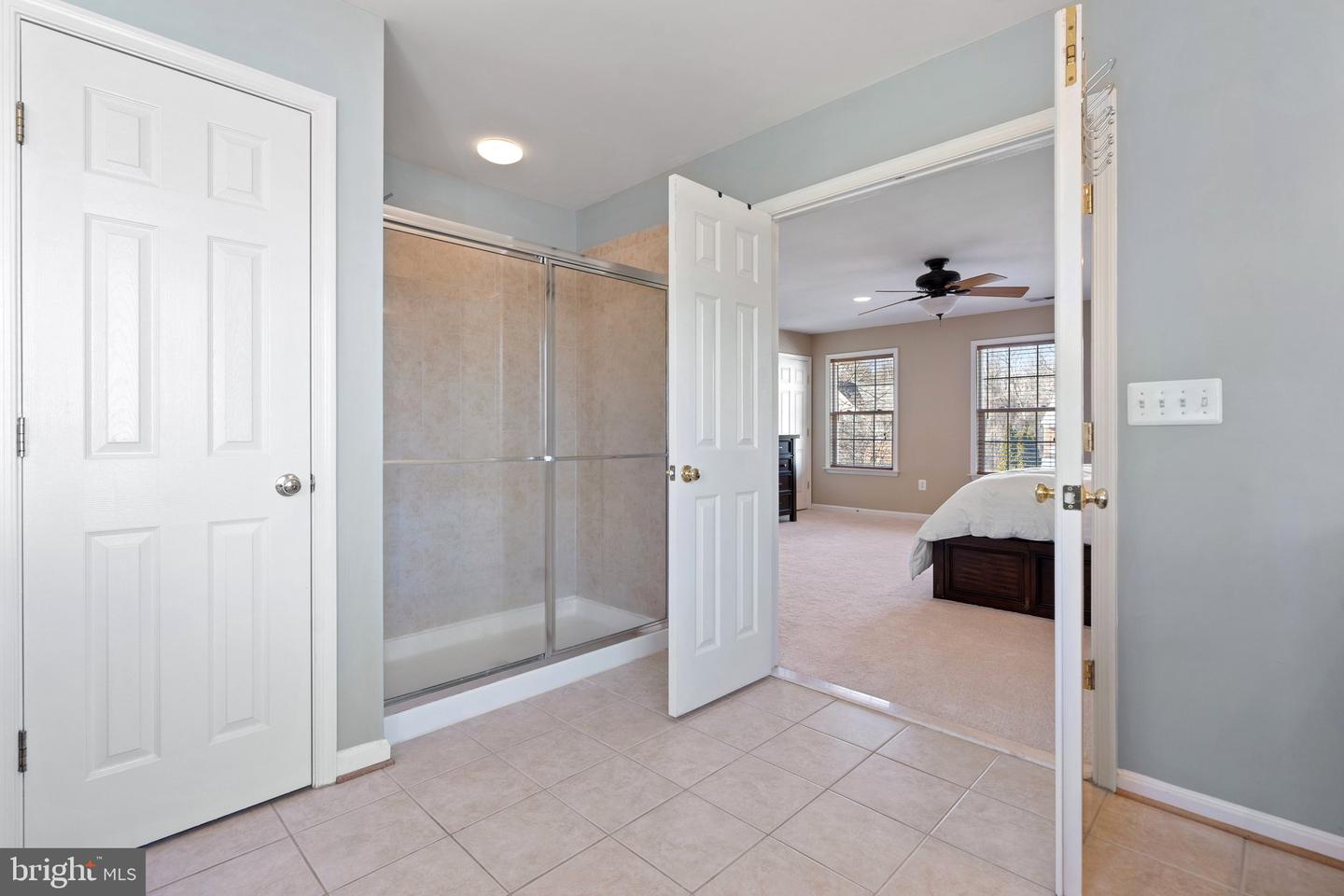 257 HIDDEN CREEK LN, WARRENTON, Virginia 20186, 4 Bedrooms Bedrooms, ,3 BathroomsBathrooms,Residential,For sale,257 HIDDEN CREEK LN,VAFQ2017620 MLS # VAFQ2017620