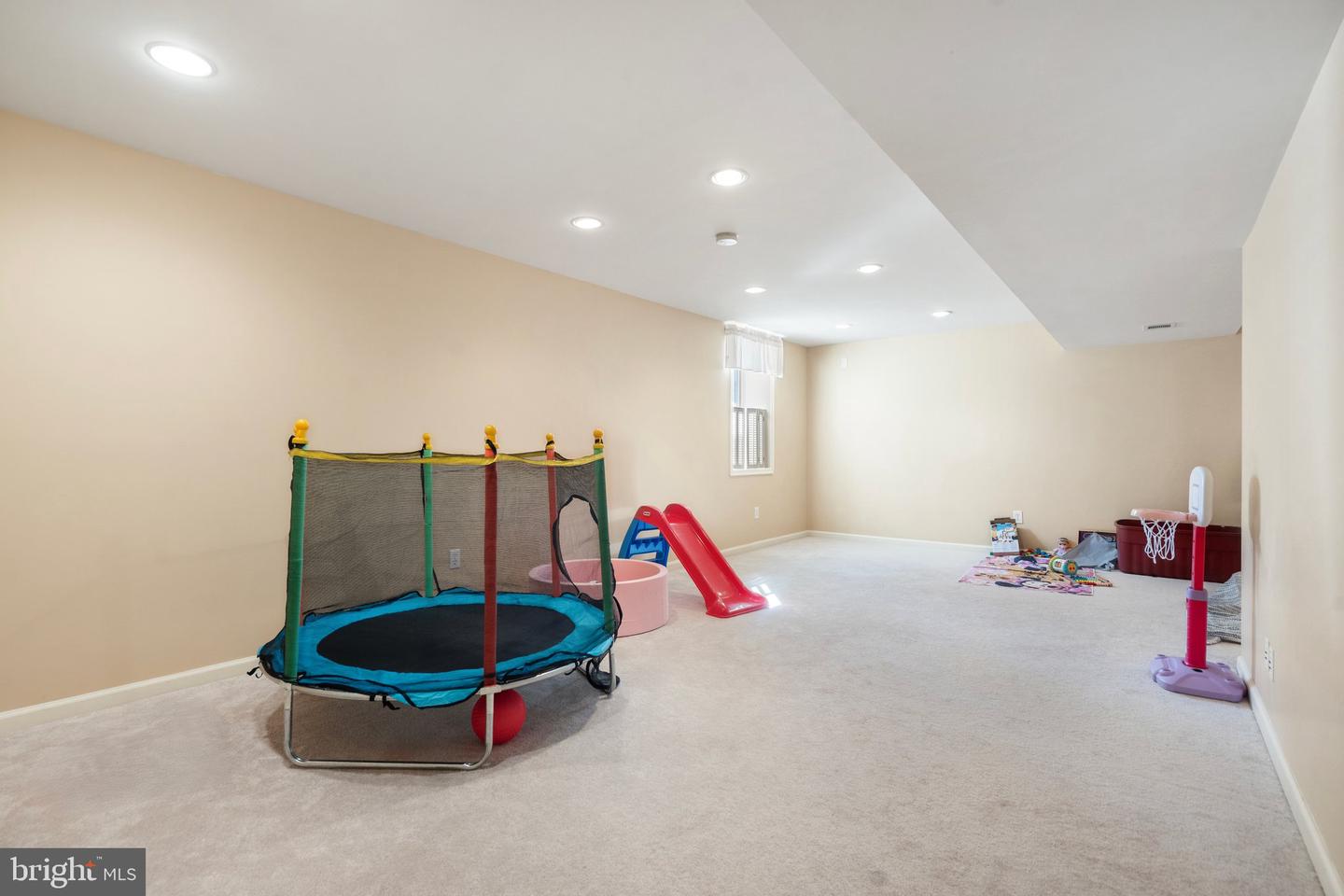 257 HIDDEN CREEK LN, WARRENTON, Virginia 20186, 4 Bedrooms Bedrooms, ,3 BathroomsBathrooms,Residential,For sale,257 HIDDEN CREEK LN,VAFQ2017620 MLS # VAFQ2017620