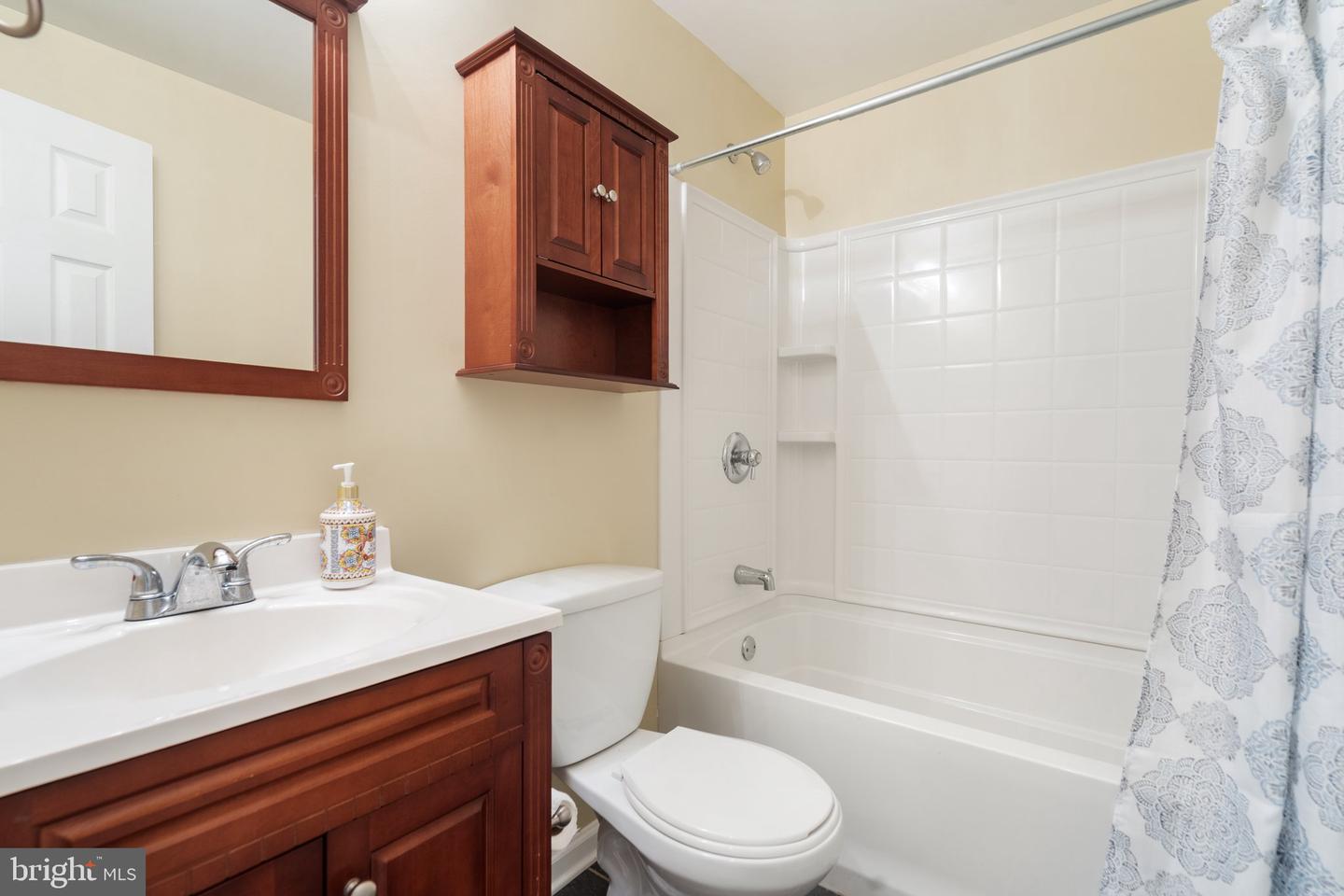 257 HIDDEN CREEK LN, WARRENTON, Virginia 20186, 4 Bedrooms Bedrooms, ,3 BathroomsBathrooms,Residential,For sale,257 HIDDEN CREEK LN,VAFQ2017620 MLS # VAFQ2017620