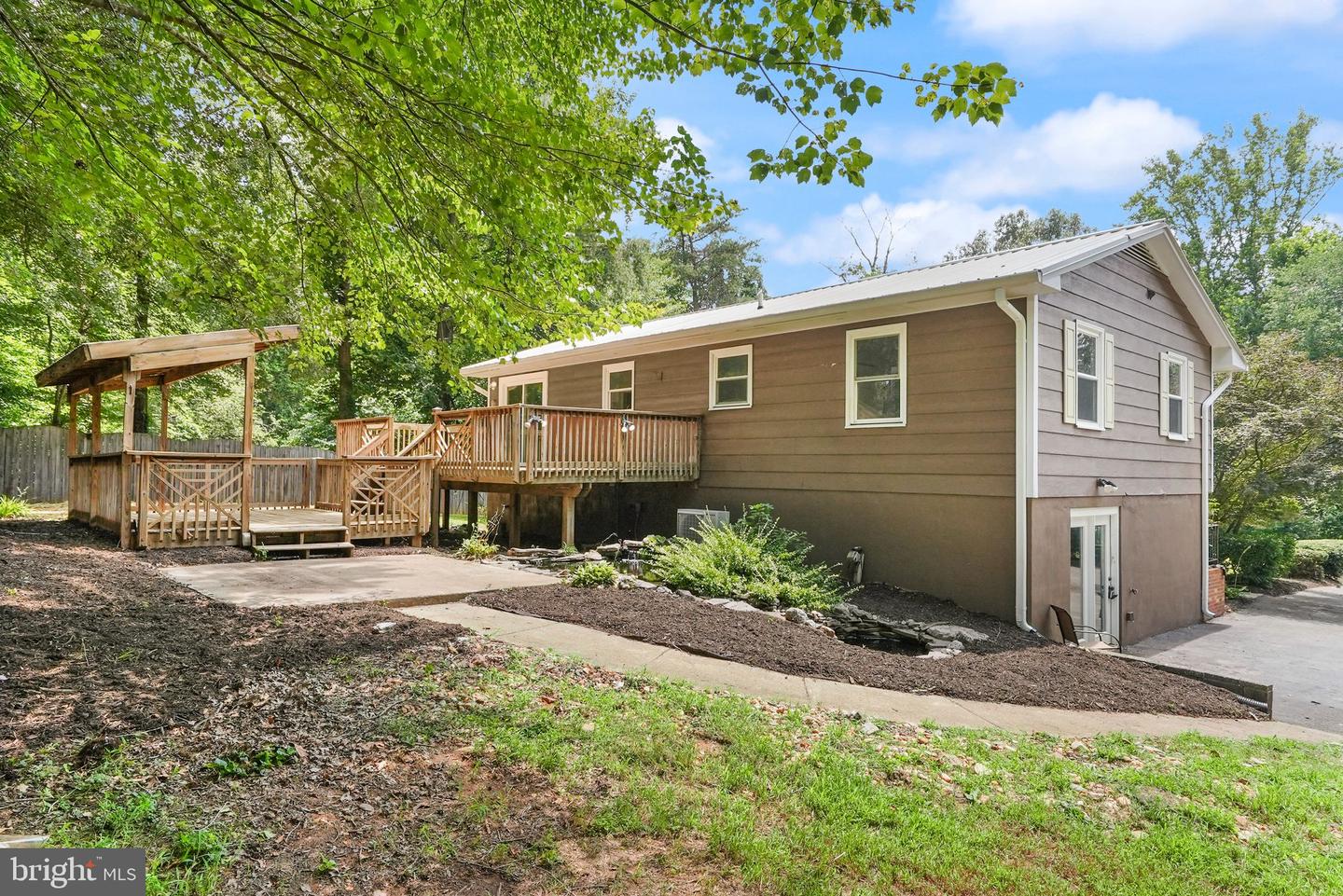 3 HICKORY LN, STAFFORD, Virginia 22556, 3 Bedrooms Bedrooms, ,1 BathroomBathrooms,Residential,For sale,3 HICKORY LN,VAST2041160 MLS # VAST2041160