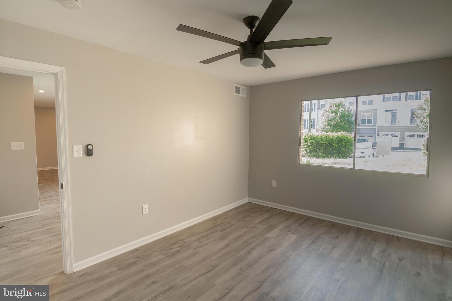 1550 RENATE DR #101, WOODBRIDGE, Virginia 22192, 1 Bedroom Bedrooms, ,1 BathroomBathrooms,Residential,For sale,1550 RENATE DR #101,VAPW2100126 MLS # VAPW2100126