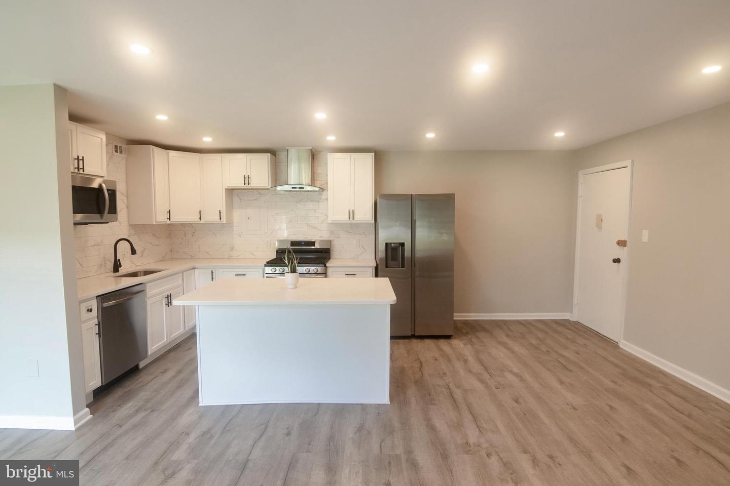 1550 RENATE DR #101, WOODBRIDGE, Virginia 22192, 1 Bedroom Bedrooms, ,1 BathroomBathrooms,Residential,For sale,1550 RENATE DR #101,VAPW2100126 MLS # VAPW2100126
