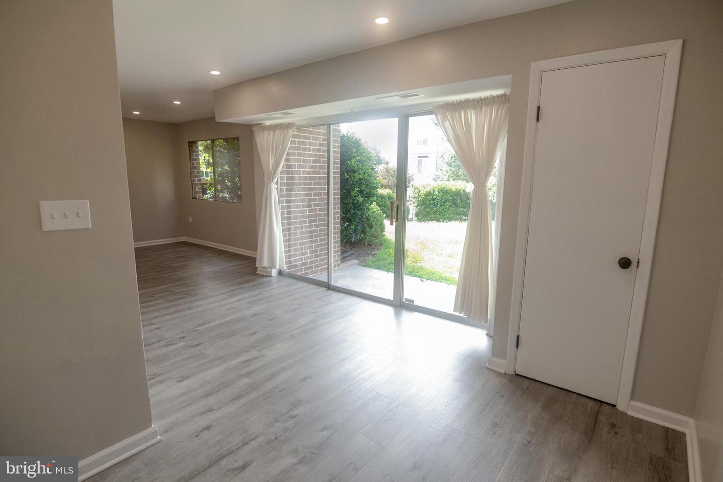 1550 RENATE DR #101, WOODBRIDGE, Virginia 22192, 1 Bedroom Bedrooms, ,1 BathroomBathrooms,Residential,For sale,1550 RENATE DR #101,VAPW2100126 MLS # VAPW2100126