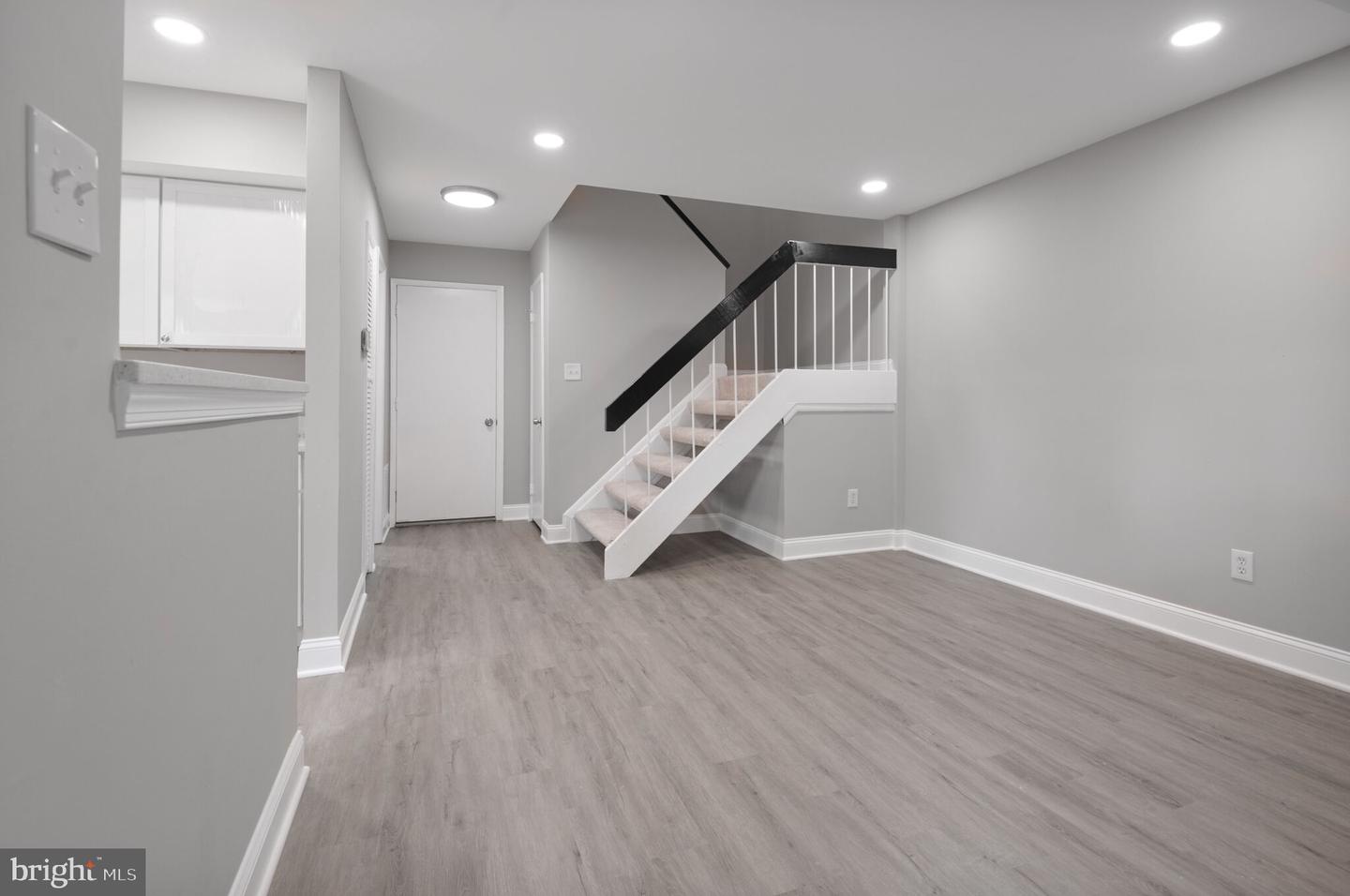 9084 ARLINGTON BLVD, FAIRFAX, Virginia 22031, 3 Bedrooms Bedrooms, ,2 BathroomsBathrooms,Residential,For sale,9084 ARLINGTON BLVD,VAFX2257920 MLS # VAFX2257920