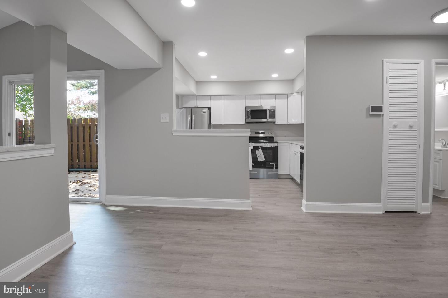 9084 ARLINGTON BLVD, FAIRFAX, Virginia 22031, 3 Bedrooms Bedrooms, ,2 BathroomsBathrooms,Residential,For sale,9084 ARLINGTON BLVD,VAFX2257920 MLS # VAFX2257920