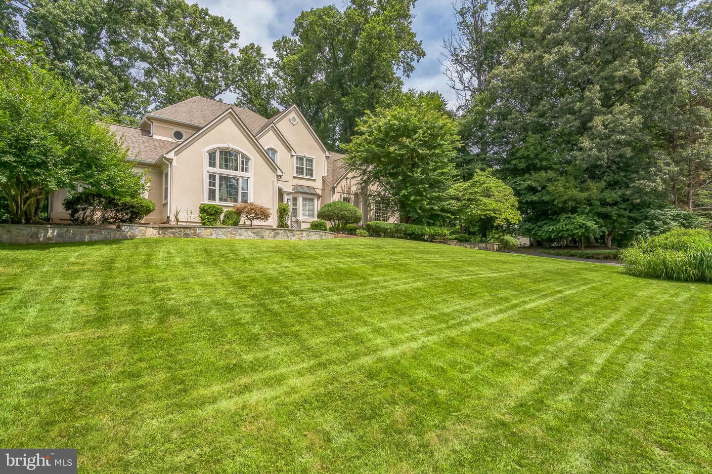 10680 ALLIWELLS CT, OAKTON, Virginia 22124, 4 Bedrooms Bedrooms, 11 Rooms Rooms,5 BathroomsBathrooms,Residential,For sale,10680 ALLIWELLS CT,VAFX2257964 MLS # VAFX2257964