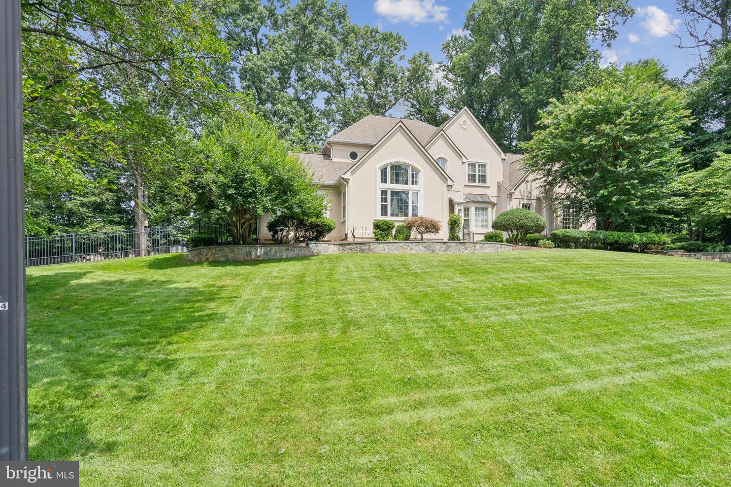 10680 ALLIWELLS CT, OAKTON, Virginia 22124, 4 Bedrooms Bedrooms, 11 Rooms Rooms,5 BathroomsBathrooms,Residential,For sale,10680 ALLIWELLS CT,VAFX2257964 MLS # VAFX2257964