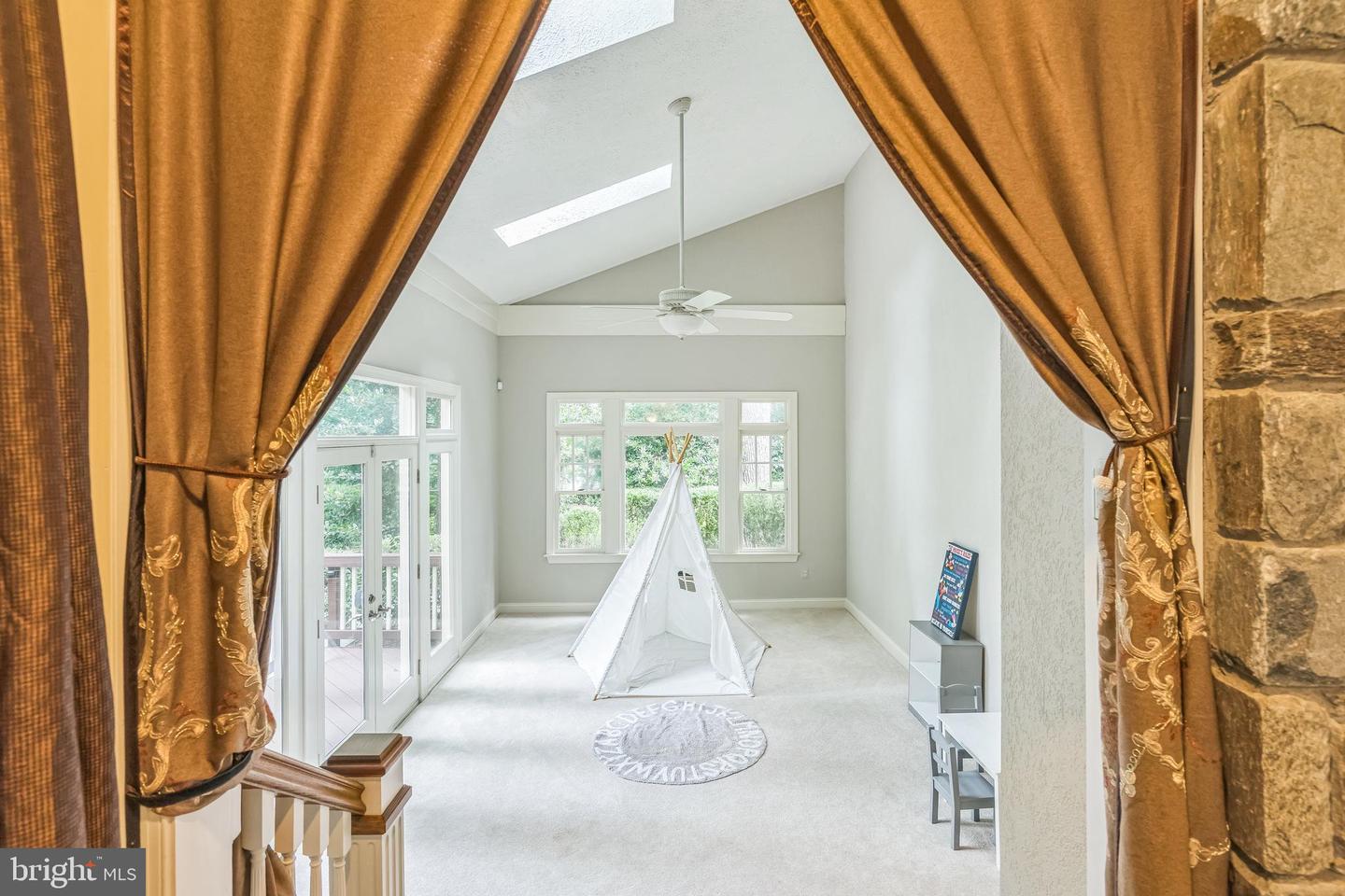 10680 ALLIWELLS CT, OAKTON, Virginia 22124, 4 Bedrooms Bedrooms, 11 Rooms Rooms,5 BathroomsBathrooms,Residential,For sale,10680 ALLIWELLS CT,VAFX2257964 MLS # VAFX2257964