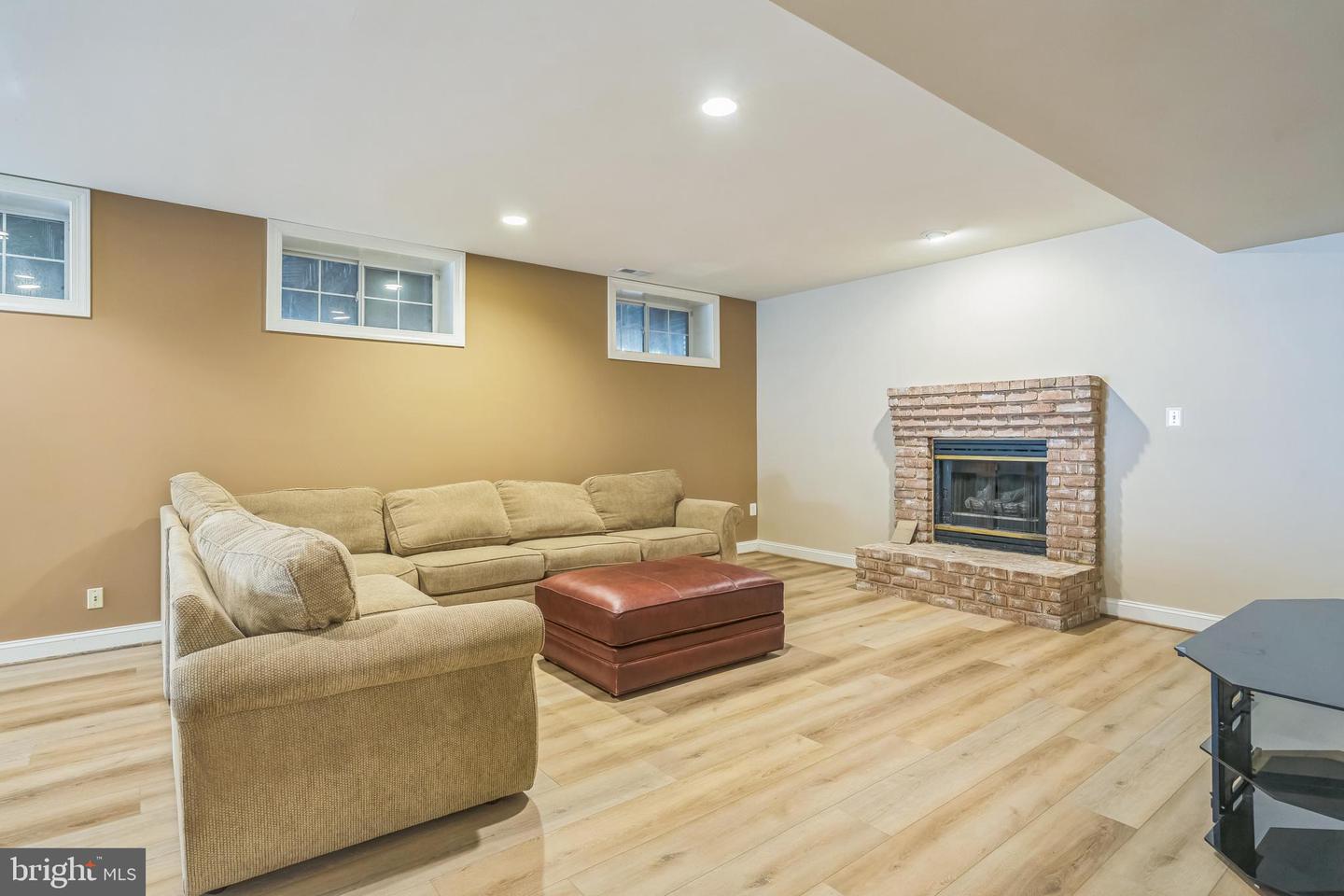 10680 ALLIWELLS CT, OAKTON, Virginia 22124, 4 Bedrooms Bedrooms, 11 Rooms Rooms,5 BathroomsBathrooms,Residential,For sale,10680 ALLIWELLS CT,VAFX2257964 MLS # VAFX2257964