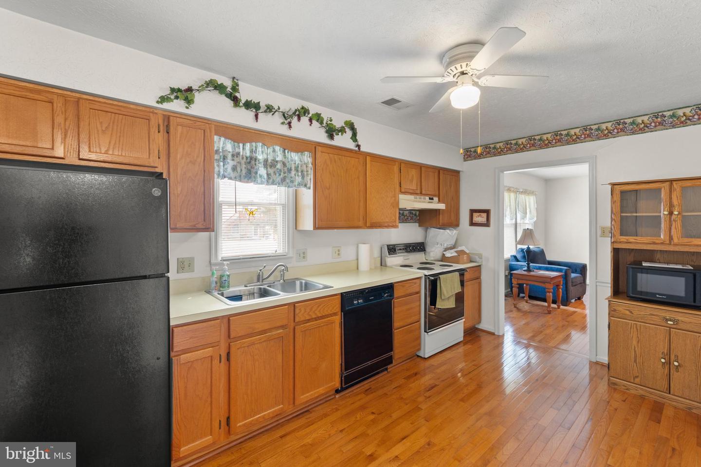 115 ETNAM ST, WINCHESTER, Virginia 22602, 4 Bedrooms Bedrooms, ,2 BathroomsBathrooms,Residential,For sale,115 ETNAM ST,VAFV2035714 MLS # VAFV2035714