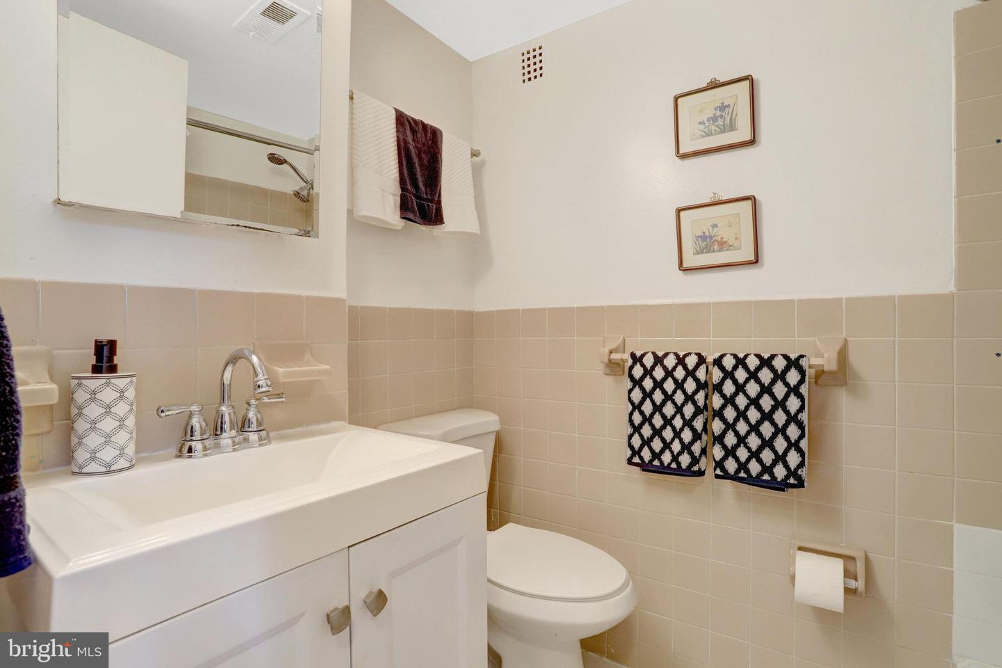 5340 HOLMES RUN PKWY #510, ALEXANDRIA, Virginia 22304, 1 Bedroom Bedrooms, ,1 BathroomBathrooms,Residential,For sale,5340 HOLMES RUN PKWY #510,VAAX2047930 MLS # VAAX2047930