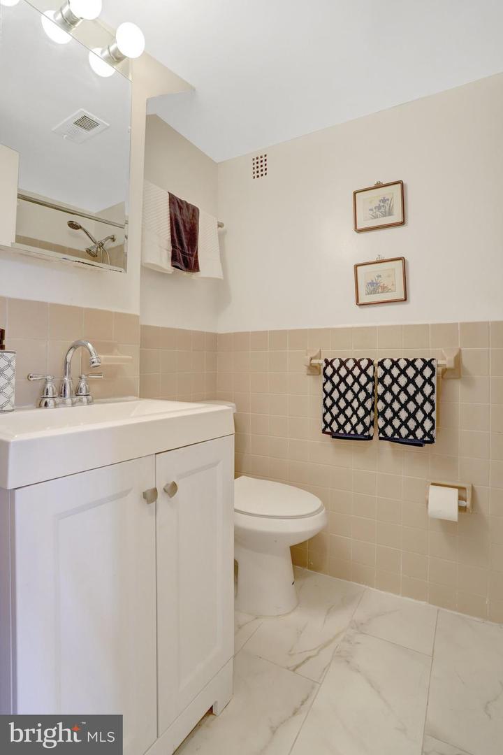 5340 HOLMES RUN PKWY #510, ALEXANDRIA, Virginia 22304, 1 Bedroom Bedrooms, ,1 BathroomBathrooms,Residential,For sale,5340 HOLMES RUN PKWY #510,VAAX2047930 MLS # VAAX2047930
