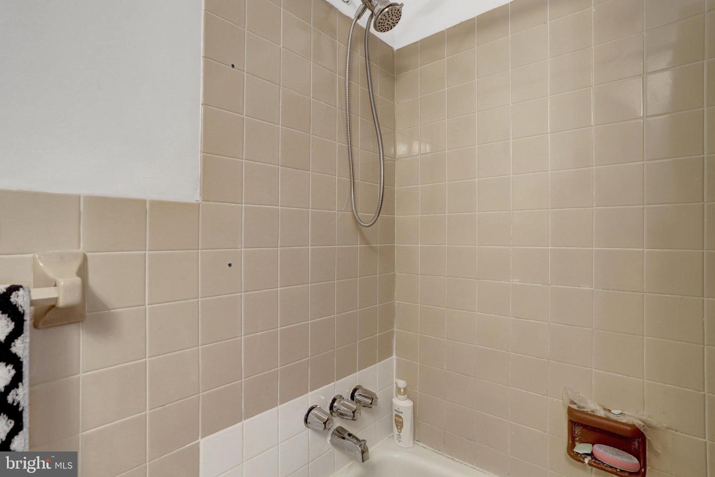 5340 HOLMES RUN PKWY #510, ALEXANDRIA, Virginia 22304, 1 Bedroom Bedrooms, ,1 BathroomBathrooms,Residential,For sale,5340 HOLMES RUN PKWY #510,VAAX2047930 MLS # VAAX2047930