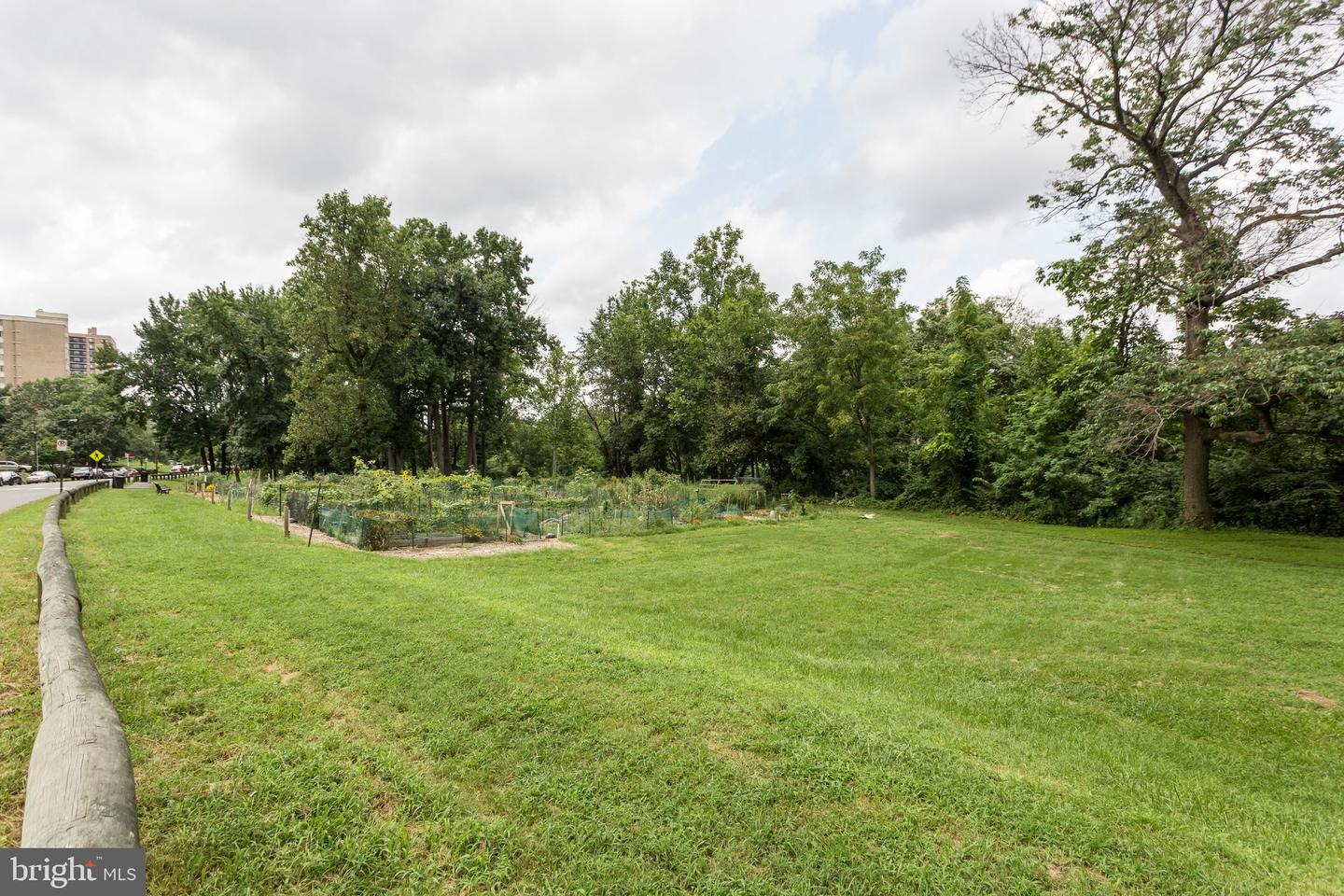 5340 HOLMES RUN PKWY #510, ALEXANDRIA, Virginia 22304, 1 Bedroom Bedrooms, ,1 BathroomBathrooms,Residential,For sale,5340 HOLMES RUN PKWY #510,VAAX2047930 MLS # VAAX2047930
