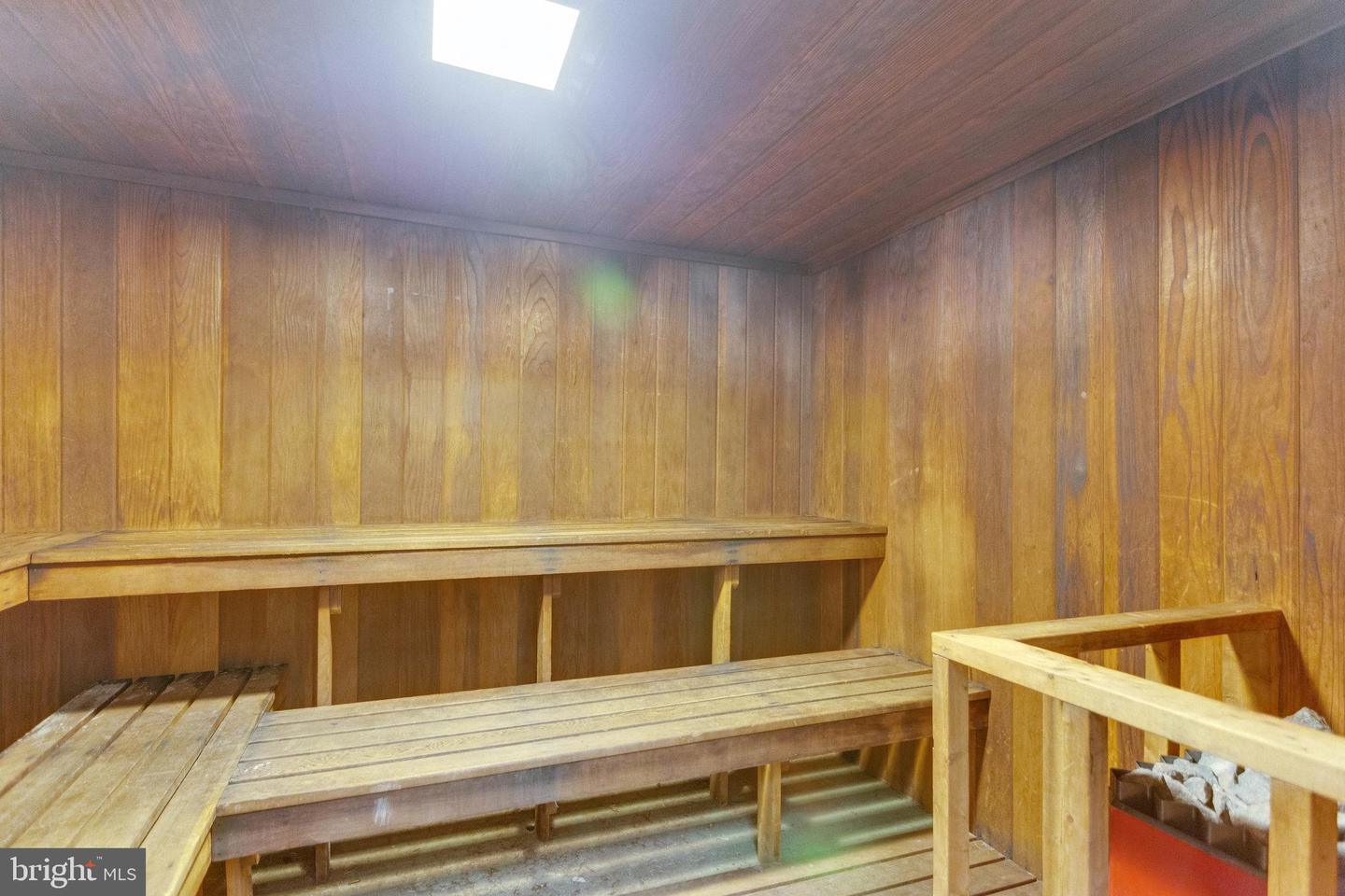 5340 HOLMES RUN PKWY #510, ALEXANDRIA, Virginia 22304, 1 Bedroom Bedrooms, ,1 BathroomBathrooms,Residential,For sale,5340 HOLMES RUN PKWY #510,VAAX2047930 MLS # VAAX2047930