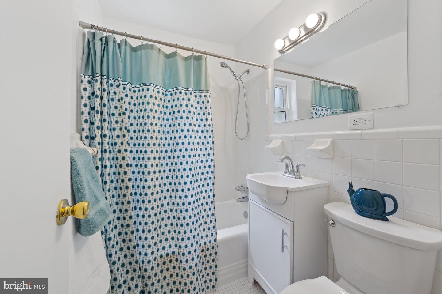 3055 PATRICK HENRY DR #101, FALLS CHURCH, Virginia 22044, 1 Bedroom Bedrooms, ,1 BathroomBathrooms,Residential,For sale,3055 PATRICK HENRY DR #101,VAFX2258010 MLS # VAFX2258010