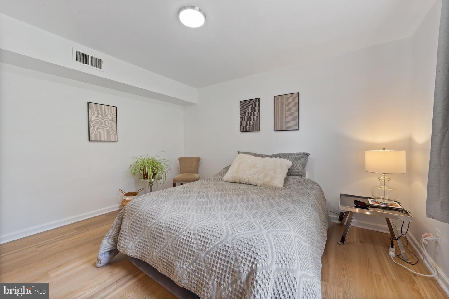 3055 PATRICK HENRY DR #101, FALLS CHURCH, Virginia 22044, 1 Bedroom Bedrooms, ,1 BathroomBathrooms,Residential,For sale,3055 PATRICK HENRY DR #101,VAFX2258010 MLS # VAFX2258010