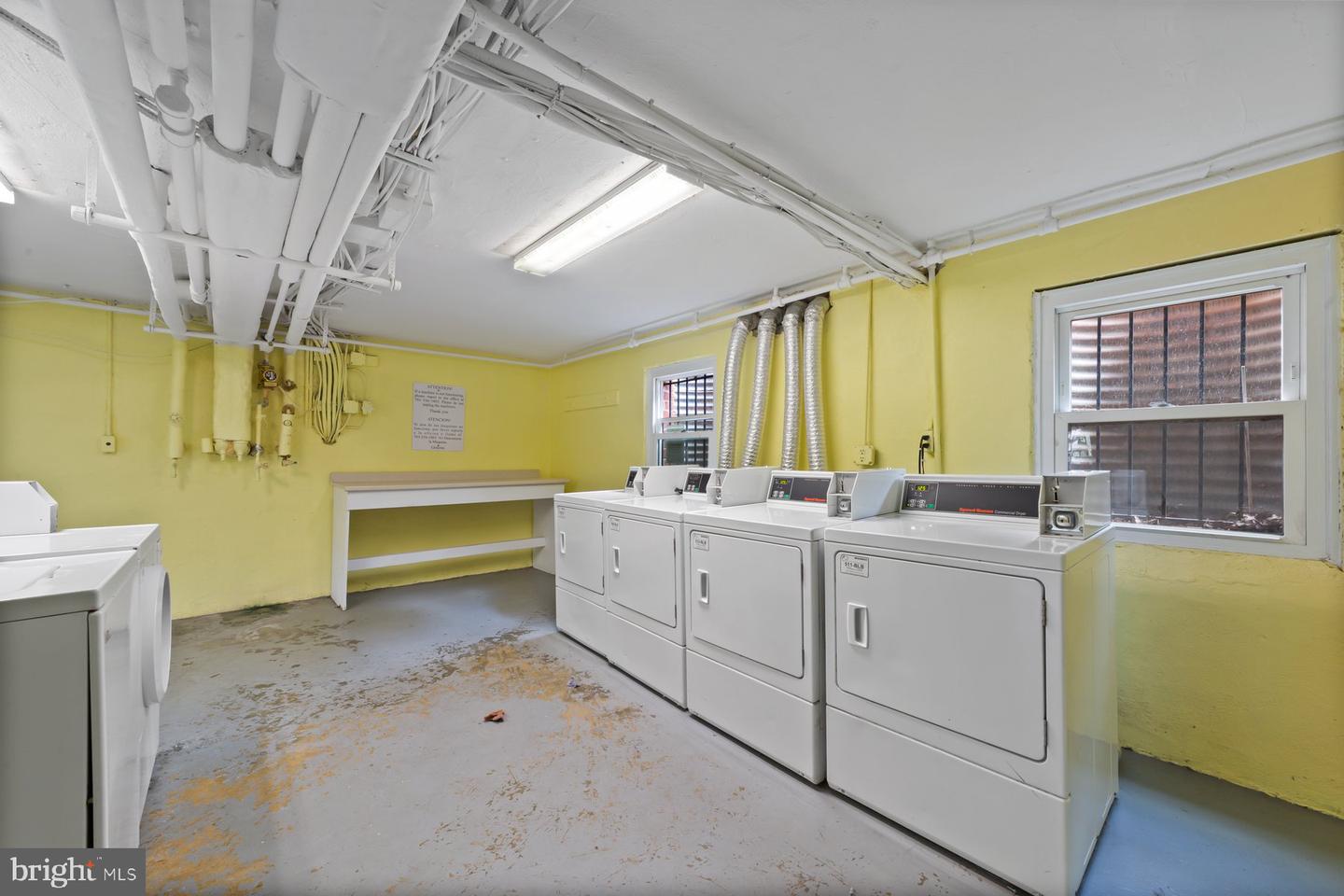 3055 PATRICK HENRY DR #101, FALLS CHURCH, Virginia 22044, 1 Bedroom Bedrooms, ,1 BathroomBathrooms,Residential,For sale,3055 PATRICK HENRY DR #101,VAFX2258010 MLS # VAFX2258010