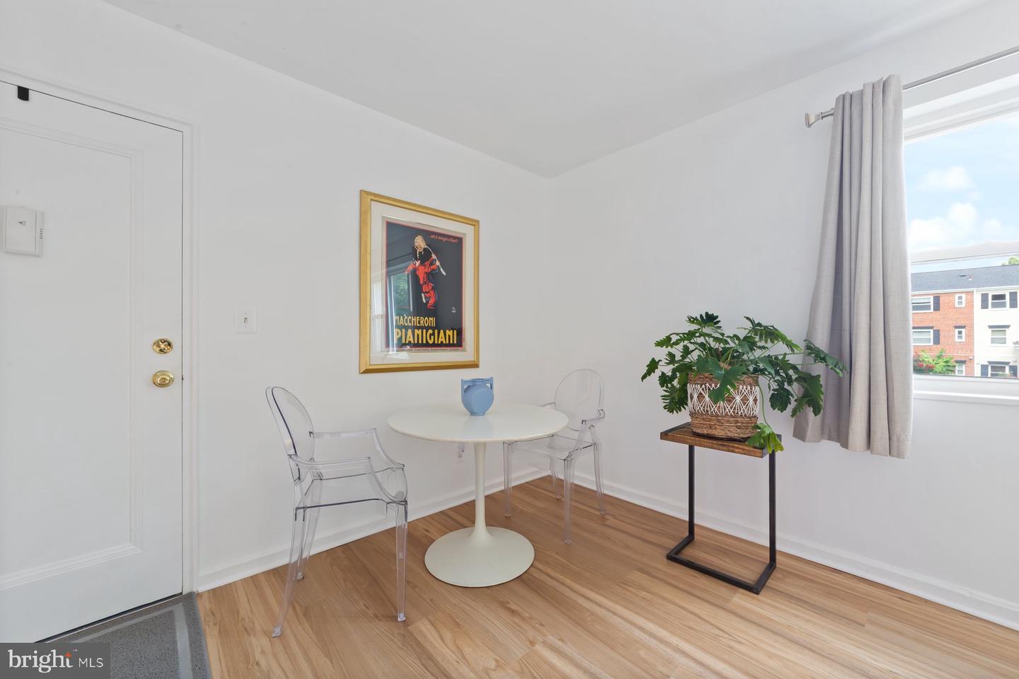 3055 PATRICK HENRY DR #101, FALLS CHURCH, Virginia 22044, 1 Bedroom Bedrooms, ,1 BathroomBathrooms,Residential,For sale,3055 PATRICK HENRY DR #101,VAFX2258010 MLS # VAFX2258010