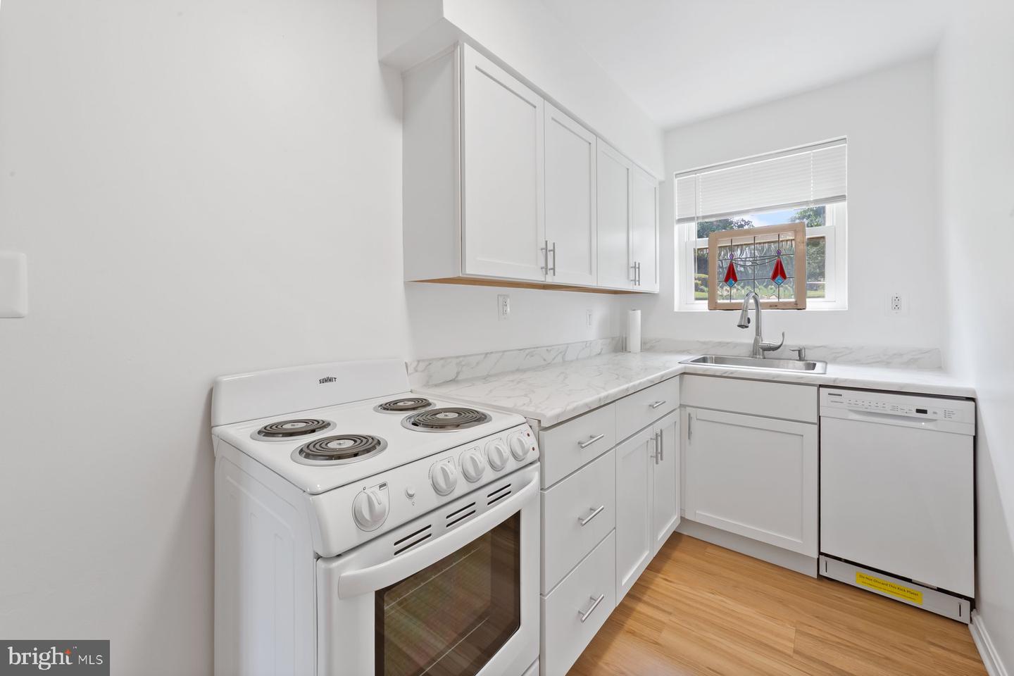 3055 PATRICK HENRY DR #101, FALLS CHURCH, Virginia 22044, 1 Bedroom Bedrooms, ,1 BathroomBathrooms,Residential,For sale,3055 PATRICK HENRY DR #101,VAFX2258010 MLS # VAFX2258010