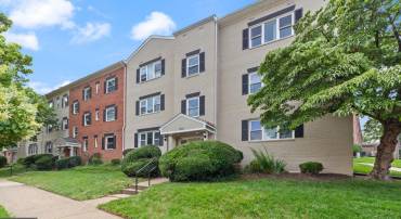 3055 PATRICK HENRY DR #101, FALLS CHURCH, Virginia 22044, 1 Bedroom Bedrooms, ,1 BathroomBathrooms,Residential,For sale,3055 PATRICK HENRY DR #101,VAFX2258010 MLS # VAFX2258010