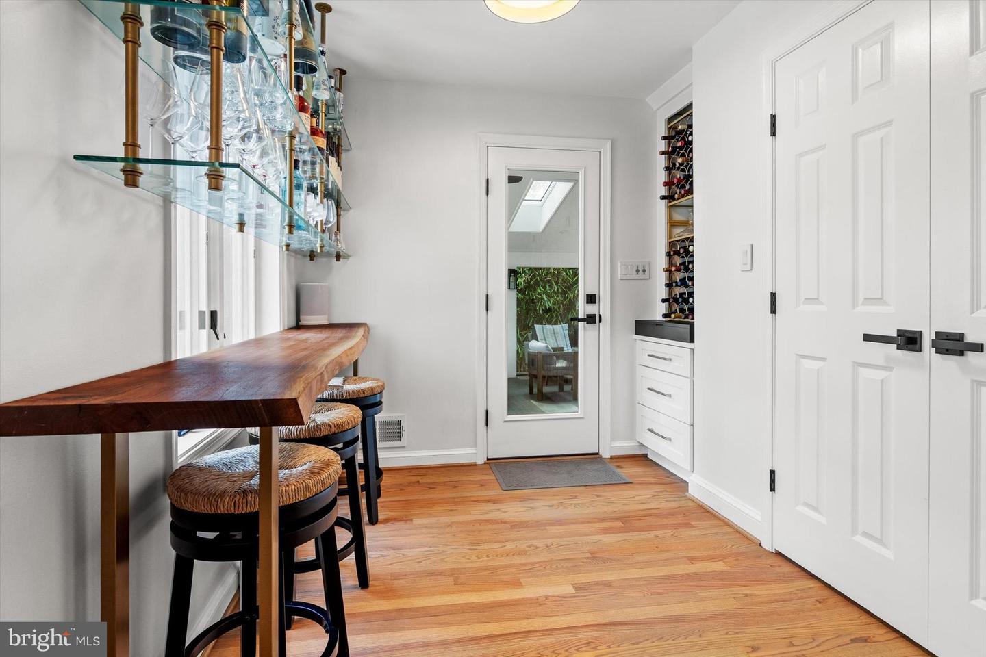 5105 1ST ST N, ARLINGTON, Virginia 22203, 4 Bedrooms Bedrooms, ,3 BathroomsBathrooms,Residential,For sale,5105 1ST ST N,VAAR2061494 MLS # VAAR2061494