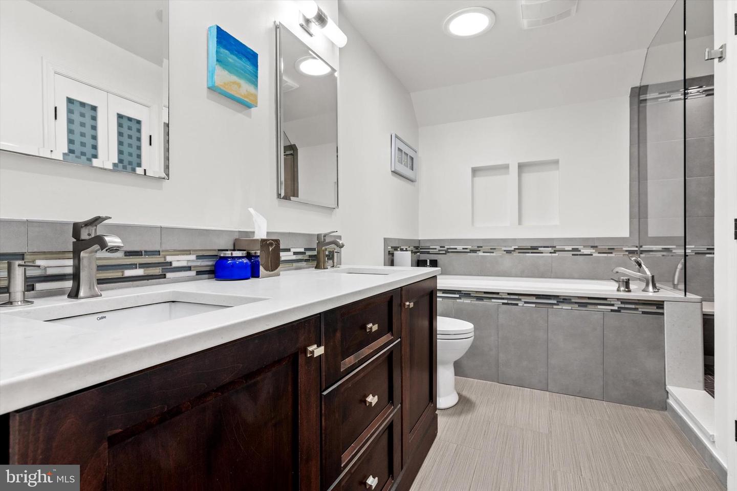 5105 1ST ST N, ARLINGTON, Virginia 22203, 4 Bedrooms Bedrooms, ,3 BathroomsBathrooms,Residential,For sale,5105 1ST ST N,VAAR2061494 MLS # VAAR2061494