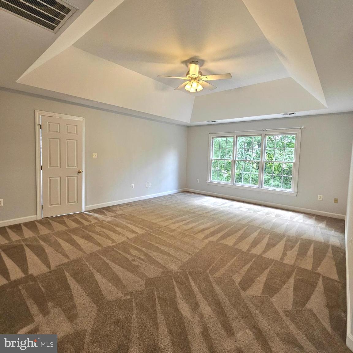 5267 TRACTOR LN, FAIRFAX, Virginia 22030, 5 Bedrooms Bedrooms, ,4 BathroomsBathrooms,Residential,For sale,5267 TRACTOR LN,VAFX2258060 MLS # VAFX2258060